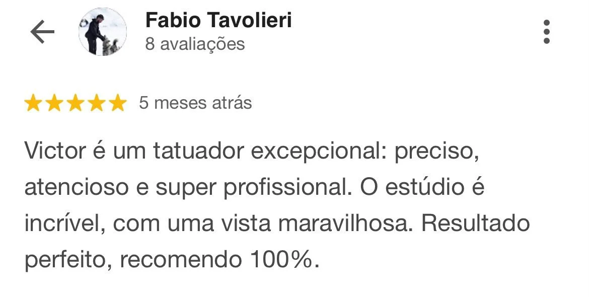 Avaliação de cliente elogia Victor, tatuador, pela precisão, atenção, profissionalismo e resultado perfeito do trabalho com uma vista maravilhosa.