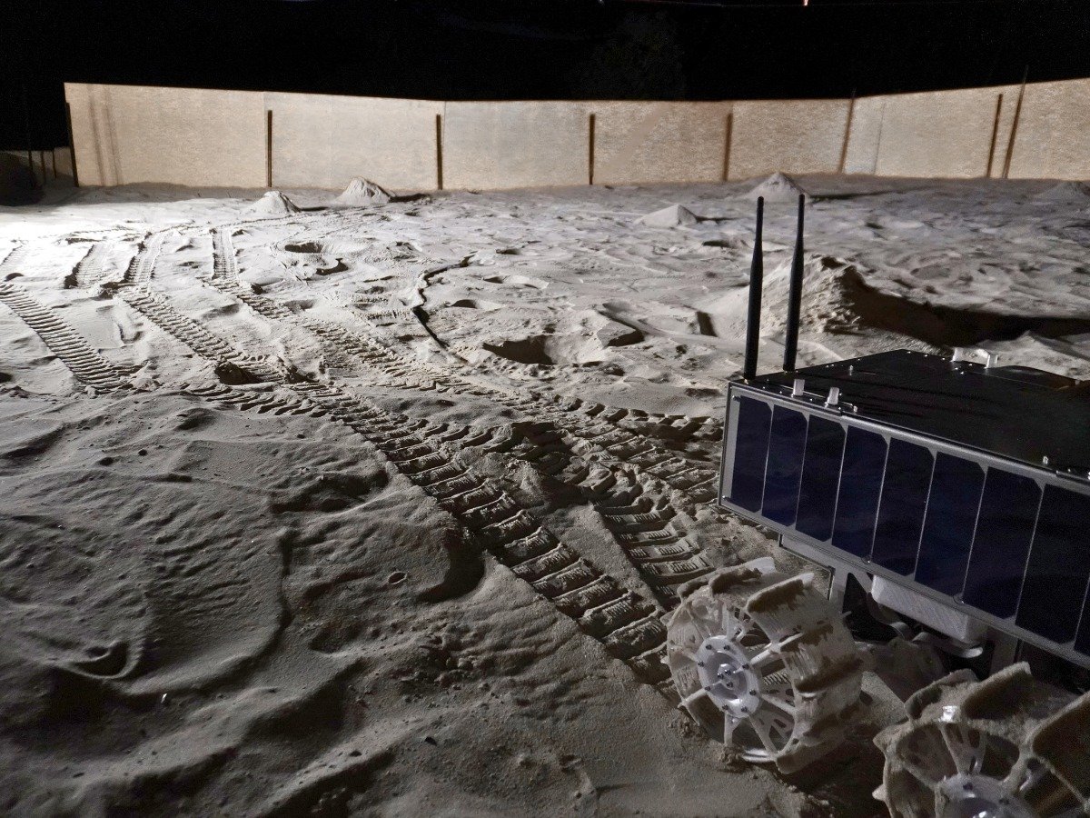 Why go to the Moon?
Because building a rover grows skills we use here in Aus: autonomy, sensing, precision manufacturing, tough materials.
Think better remote ops, stronger local supply chains, new tools for industry.
Roo-ver is the next example. It'