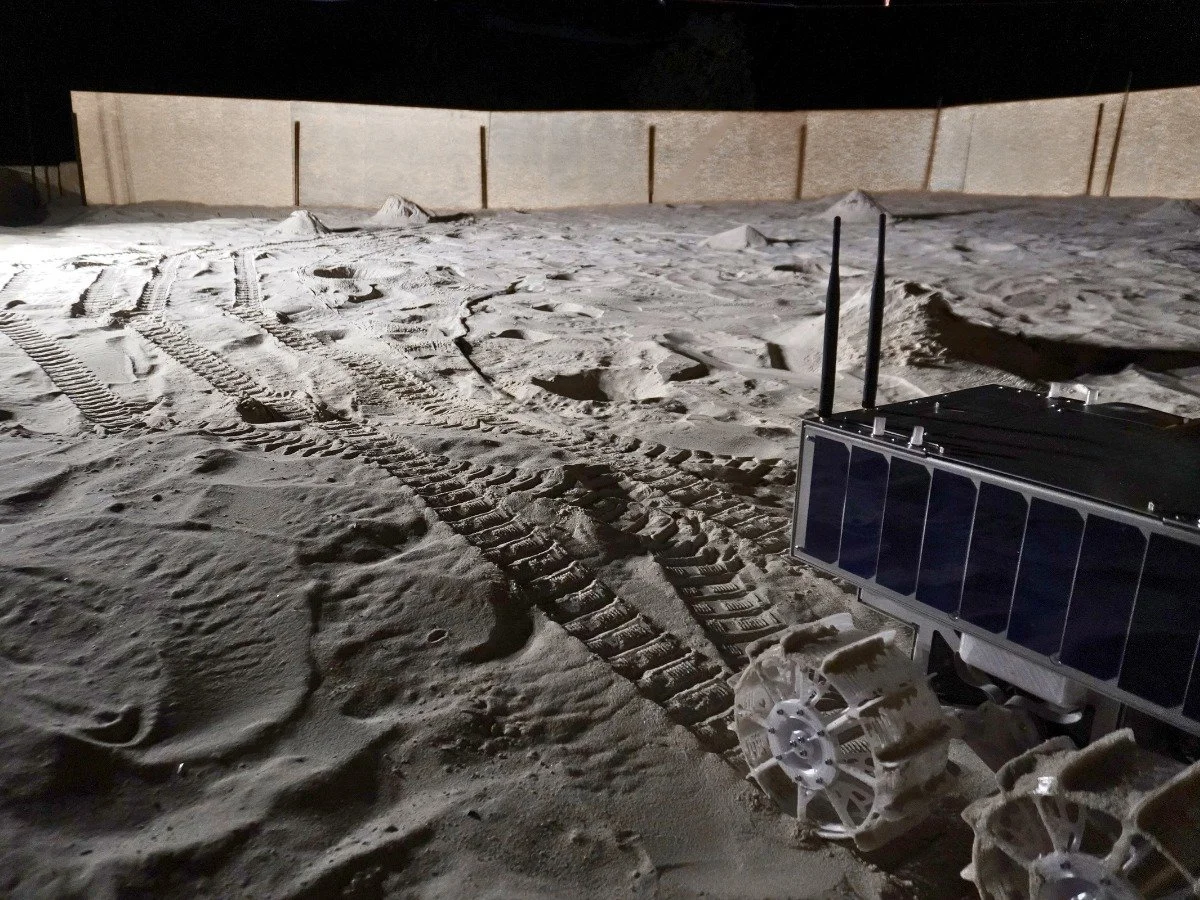 Why go to the Moon?
Because building a rover grows skills we use here in Aus: autonomy, sensing, precision manufacturing, tough materials.
Think better remote ops, stronger local supply chains, new tools for industry.
Roo-ver is the next example. It'