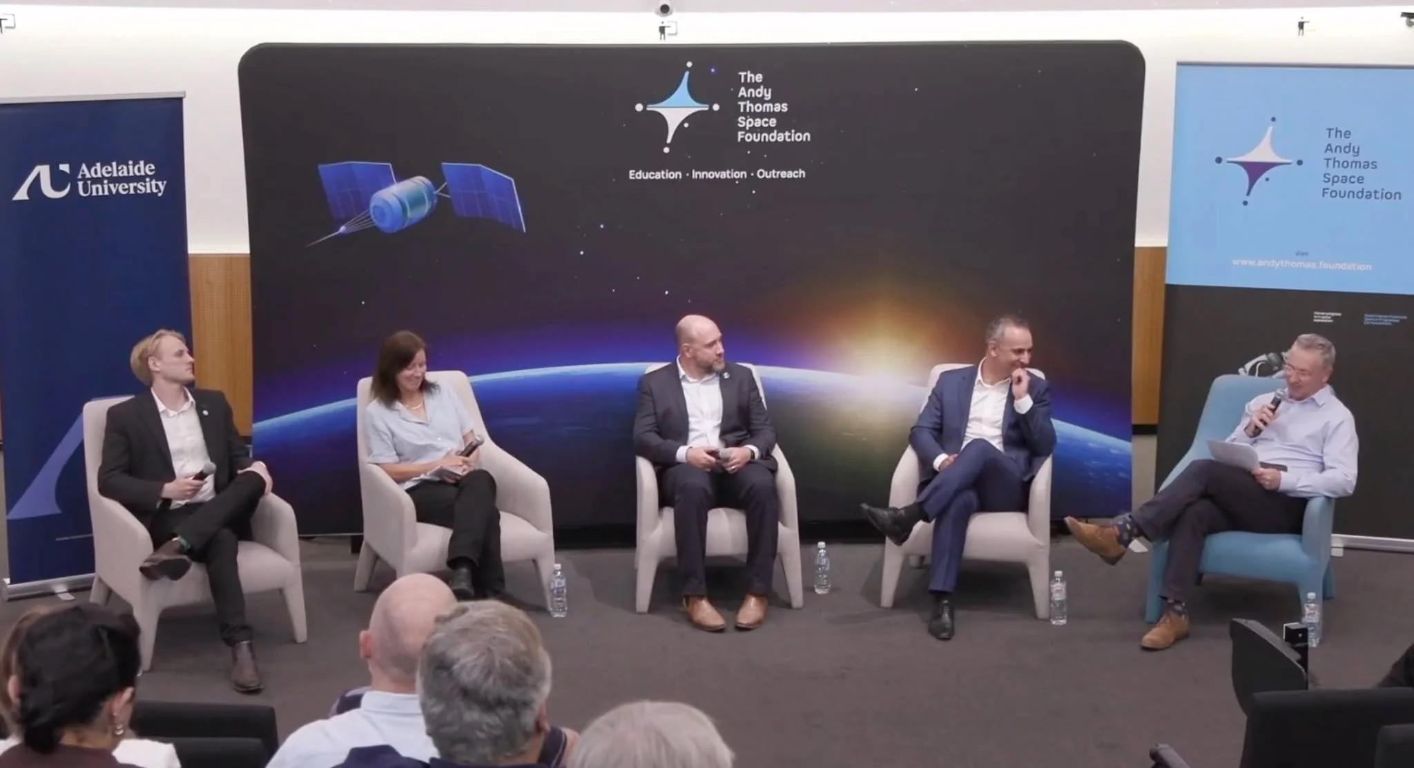Roo-ver moves on three fronts: technical delivery, industry development, and education/outreach.

At the Summer Space Series with the @andythomas_space_foundation  and @adelaideuni , Ben Sorensen (Director, ELO₂ Consortium) showed how these come toge