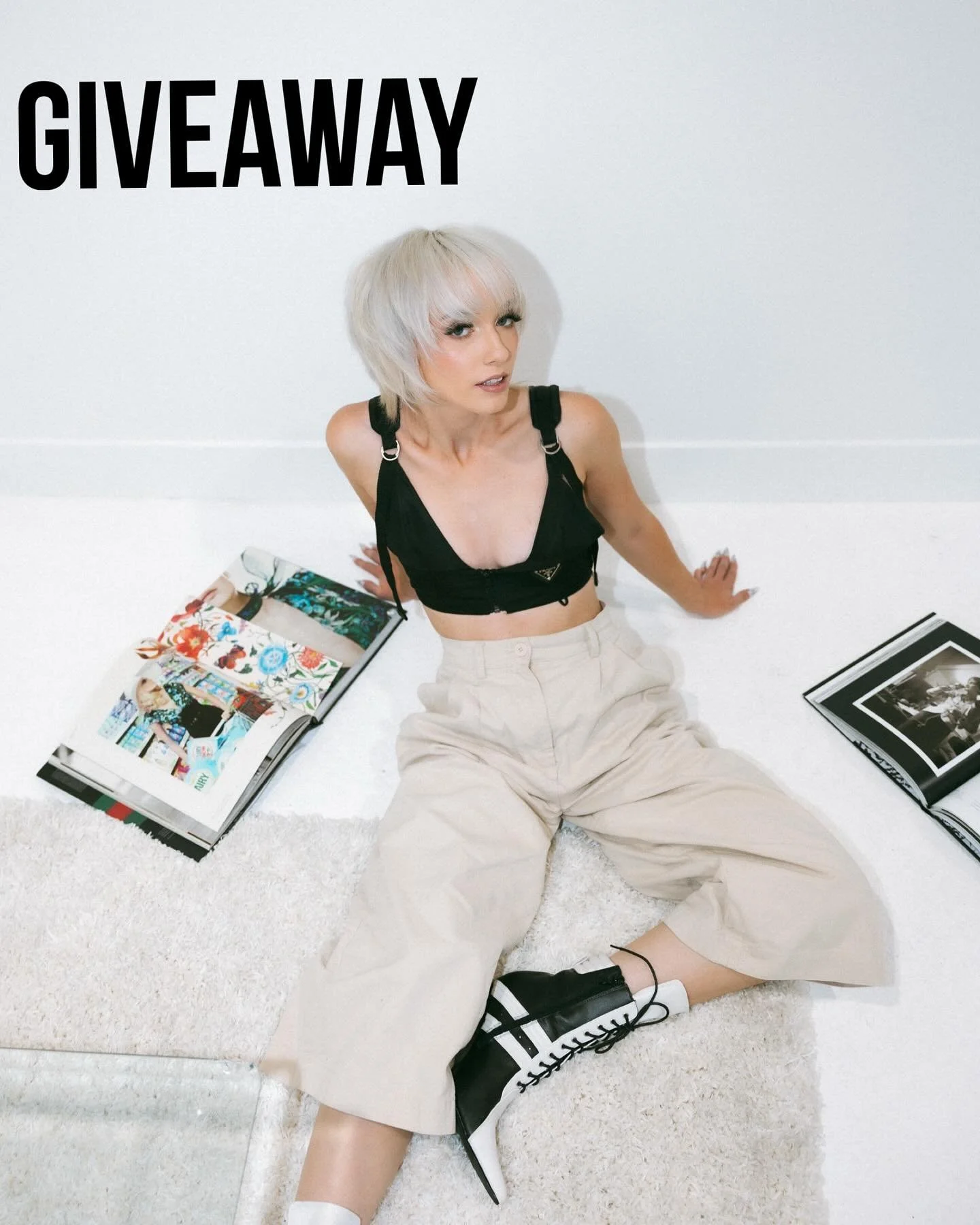 In honor of our bookings going live we wanted to have a fun giveaway! We will be giving away 4 hours of time in studio with an add on hair and makeup appt with @sunshineandsavasana 
You can either use that appt for one of your shoots or for yourself!