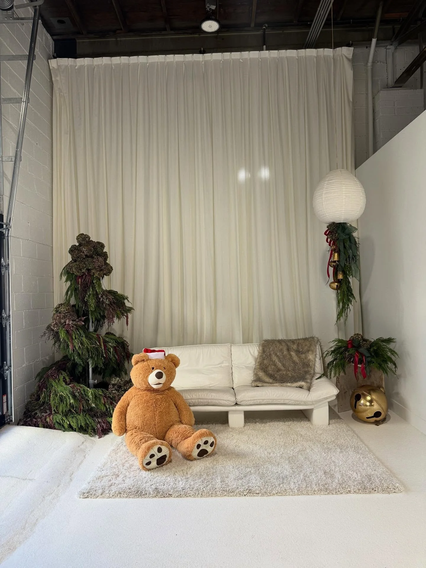 Holidays at Soleil house are live!
First set. @karakarablooms