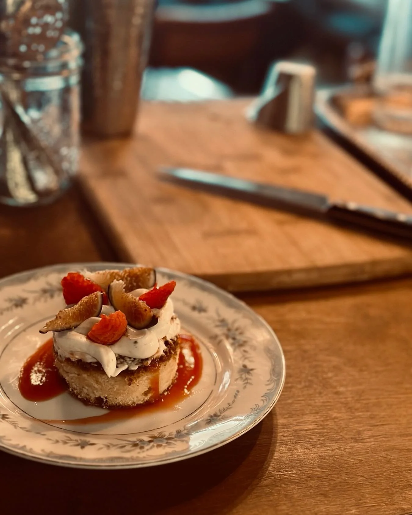 Our August dessert:

sponge, camomile cream, fresh figs &amp; raspberries, raspberry coulis

#sweettoothyvr #yvrfoodies #lunchdate #datenight #supperclub
