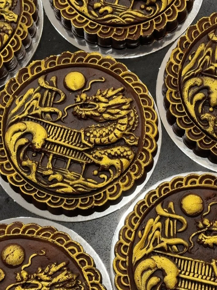 中秋快乐，如意美满 ♡ Happy Mid-Autumn festival.

Hope everyone&rsquo;s enjoying mooncakes and the moonlight with friends and family tonight. We&rsquo;re truly grateful for all your support. It&rsquo;s an honour to be part of your festive moments 

- Qi &amp; 