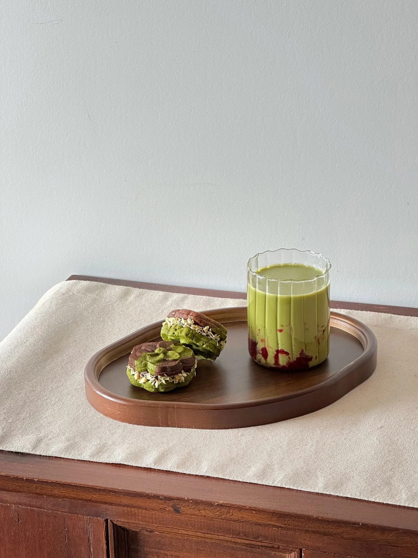A new flavour of our beloved sandwich cookies
Made with a matcha/cocoa sugar cookie base, chestnut cr&egrave;me and chocolate ganache.

Made Premium Matcha, Dutch cocoa powder, 72% dark chocolate &amp; organic chestnuts

Available this Sunday at Smal