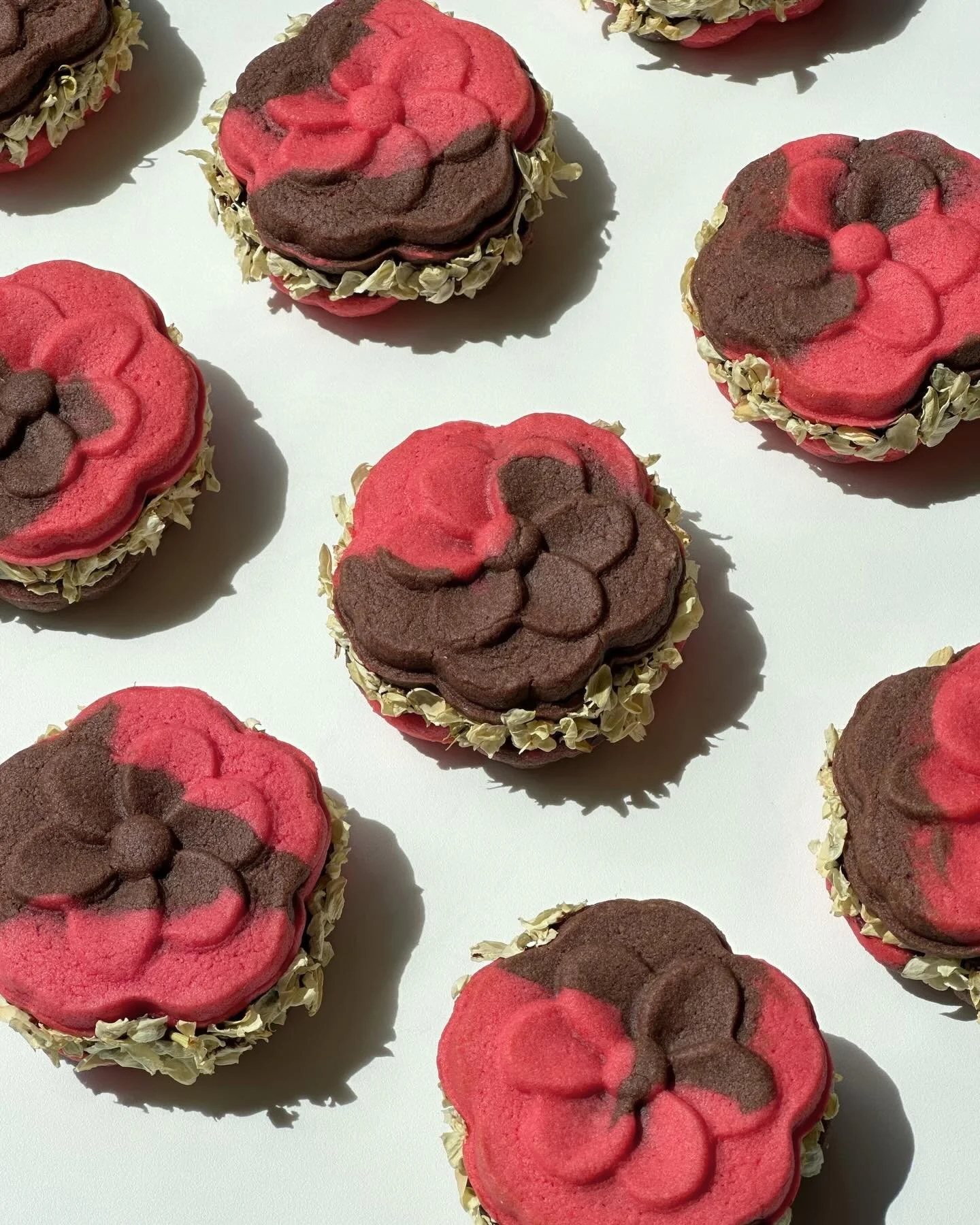 Combining Black Forest flavours of cherry, vanilla &amp; chocolate in sandwich cookie form

Cherry vanilla compote | chocolate/vanilla sugar cookie | ganache | Jasmine flower petals for garnish

Available this Sunday at Takapuna Beach Market
19th Jan