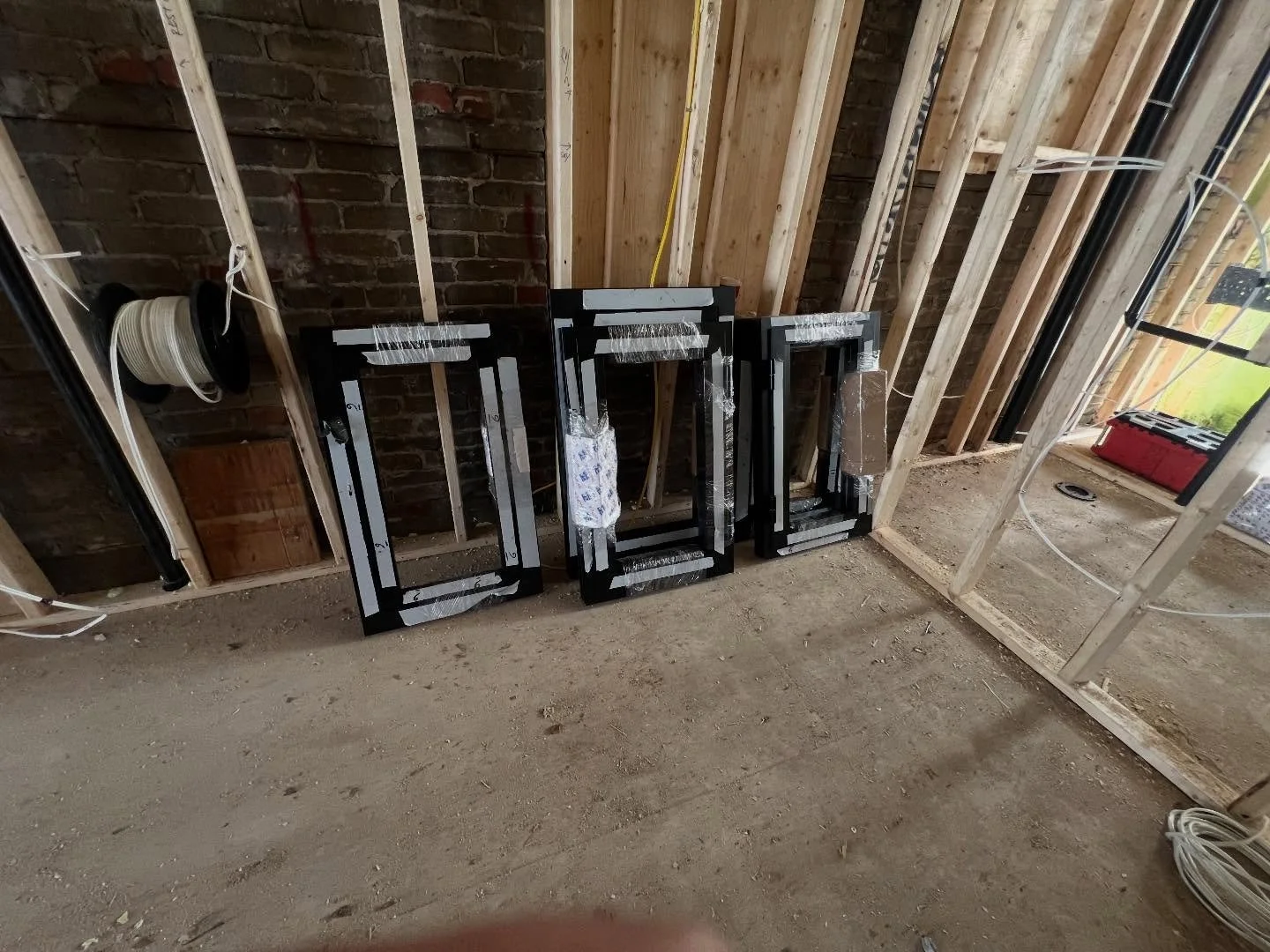 We provide aluminum windows and doors as part of our services.
Just let us know when you&rsquo;re ready, and we&rsquo;ll take care of the rest.
#Aluminum #windows #doors #install