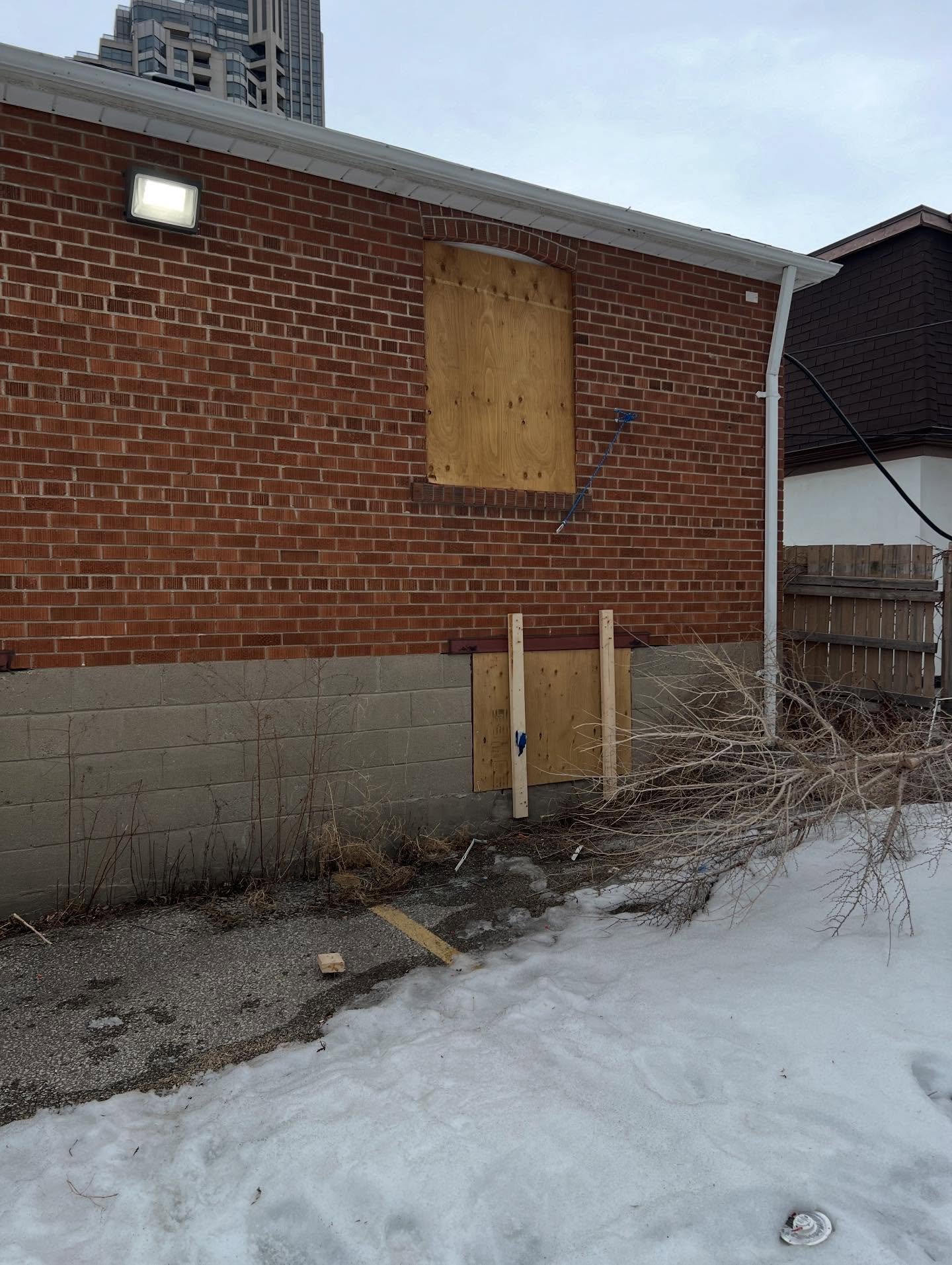 Board-up Services residential and commercial 
#Board-up
#residential 
#home 
#glazzing