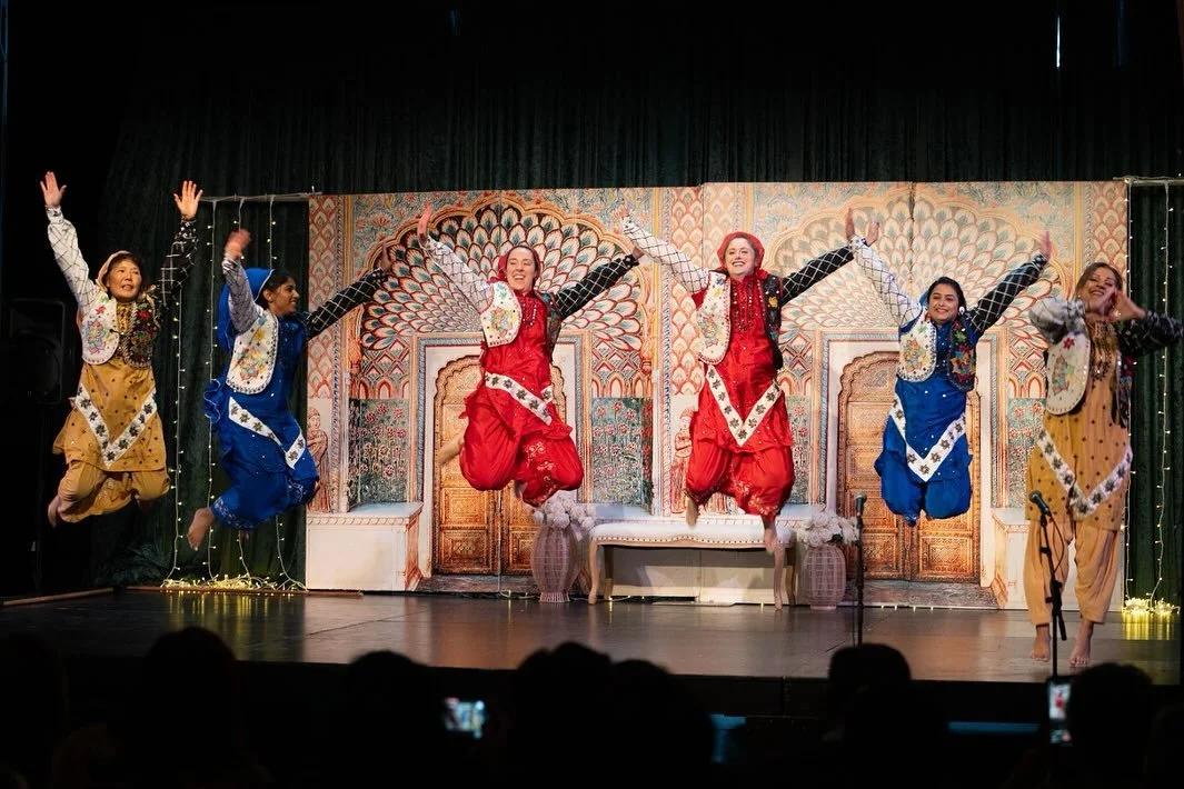 finally posting some pics from our Diwali performance!! This was so fun 🤩  @604bhangra @diwalifest