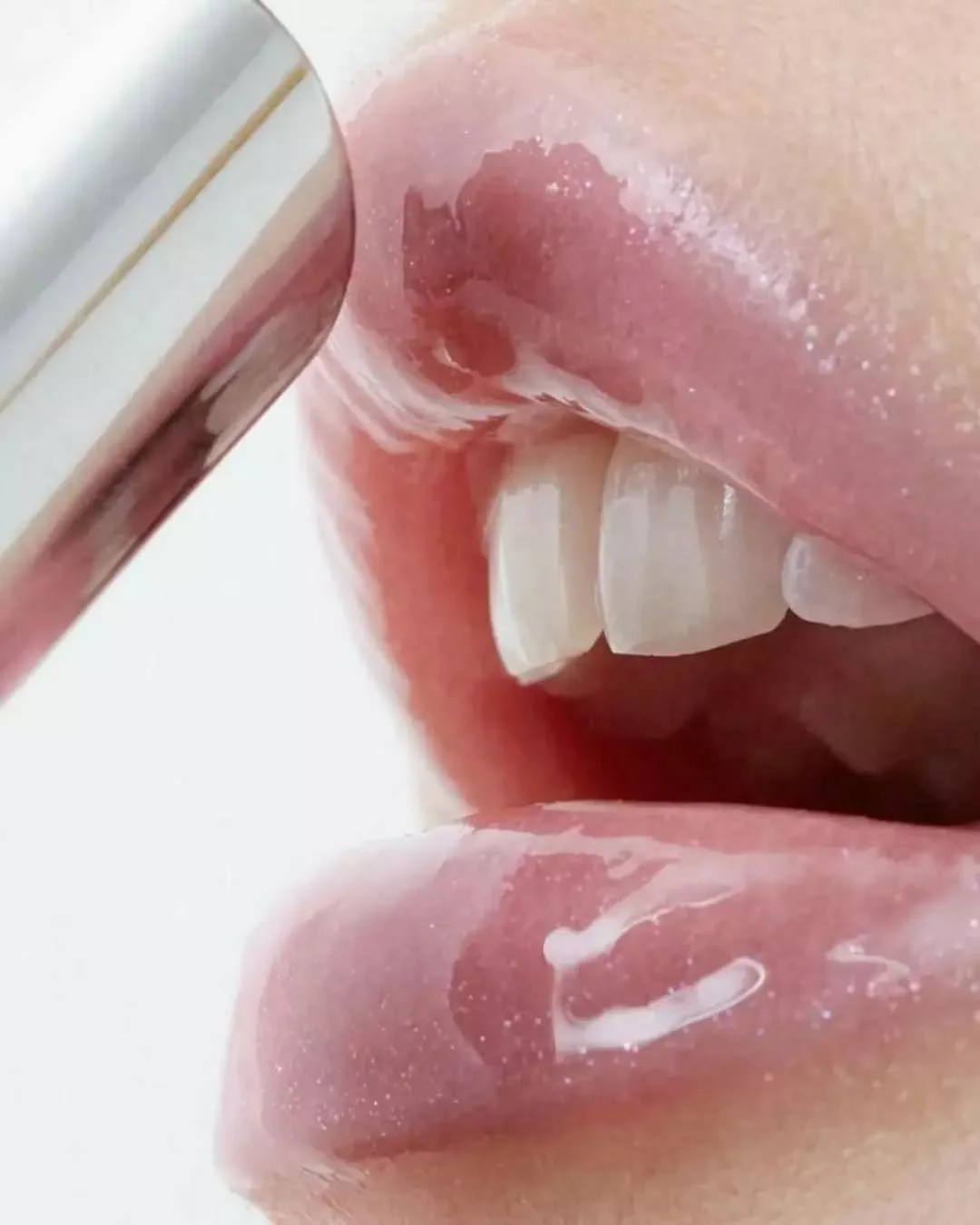 Your lips tell a story that is entirely your own.

During a consultation, we explore your goals, consider balance and proportion, and provide guidance that is personal to you.

Performed by Sian Selby, Registered Nurse (Division 1), NMW0001980415
Dis