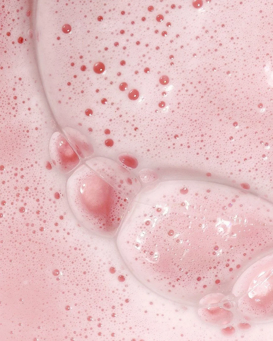 Hydration is one of the foundations of healthy-looking skin.
ㅤ
Supporting your skin with nourishing products and consistent care can help maintain balance, comfort and overall skin function over time.
ㅤ
Professional medical grade skincare can help su
