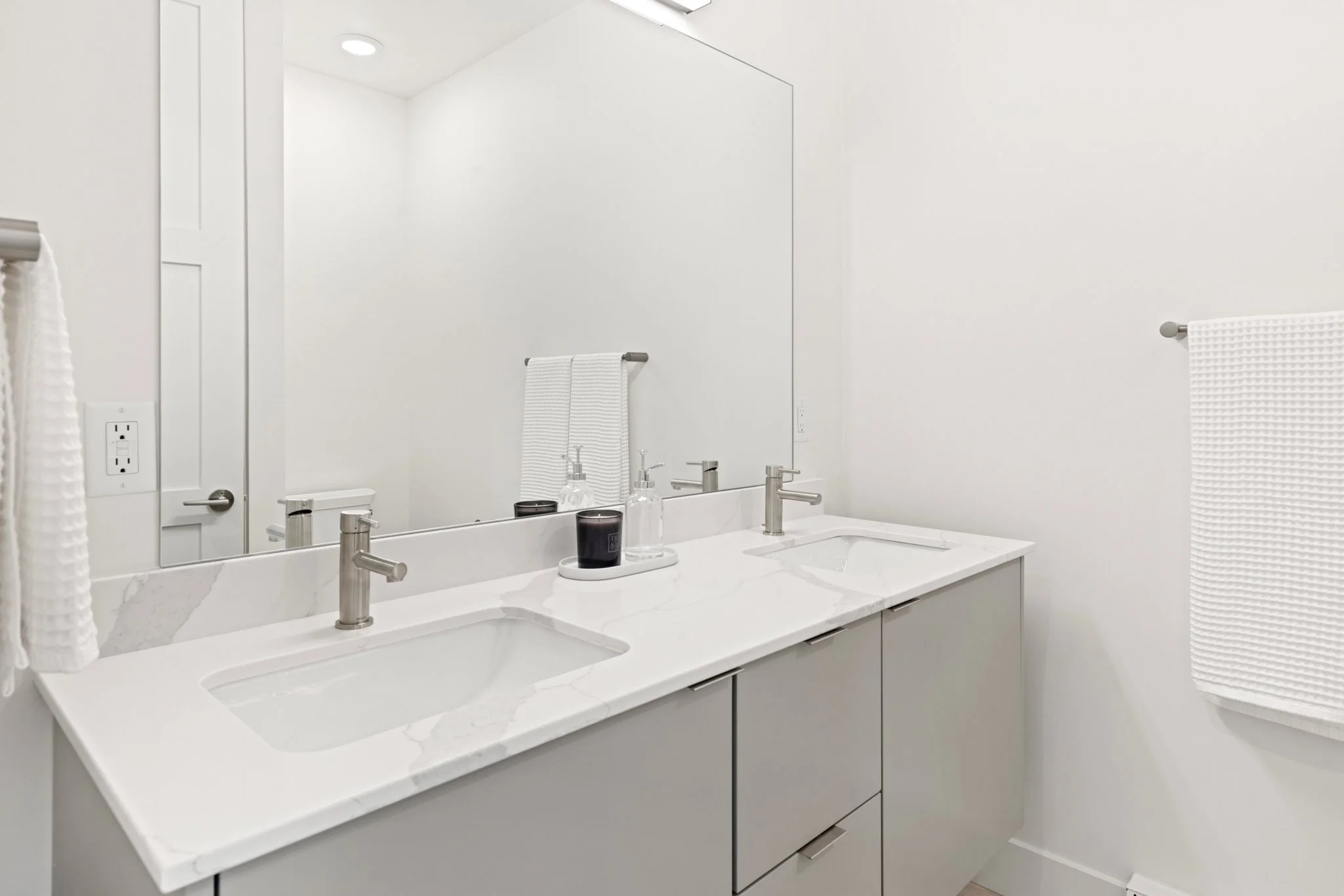 Lofts on Beall-Staged-27.jpg