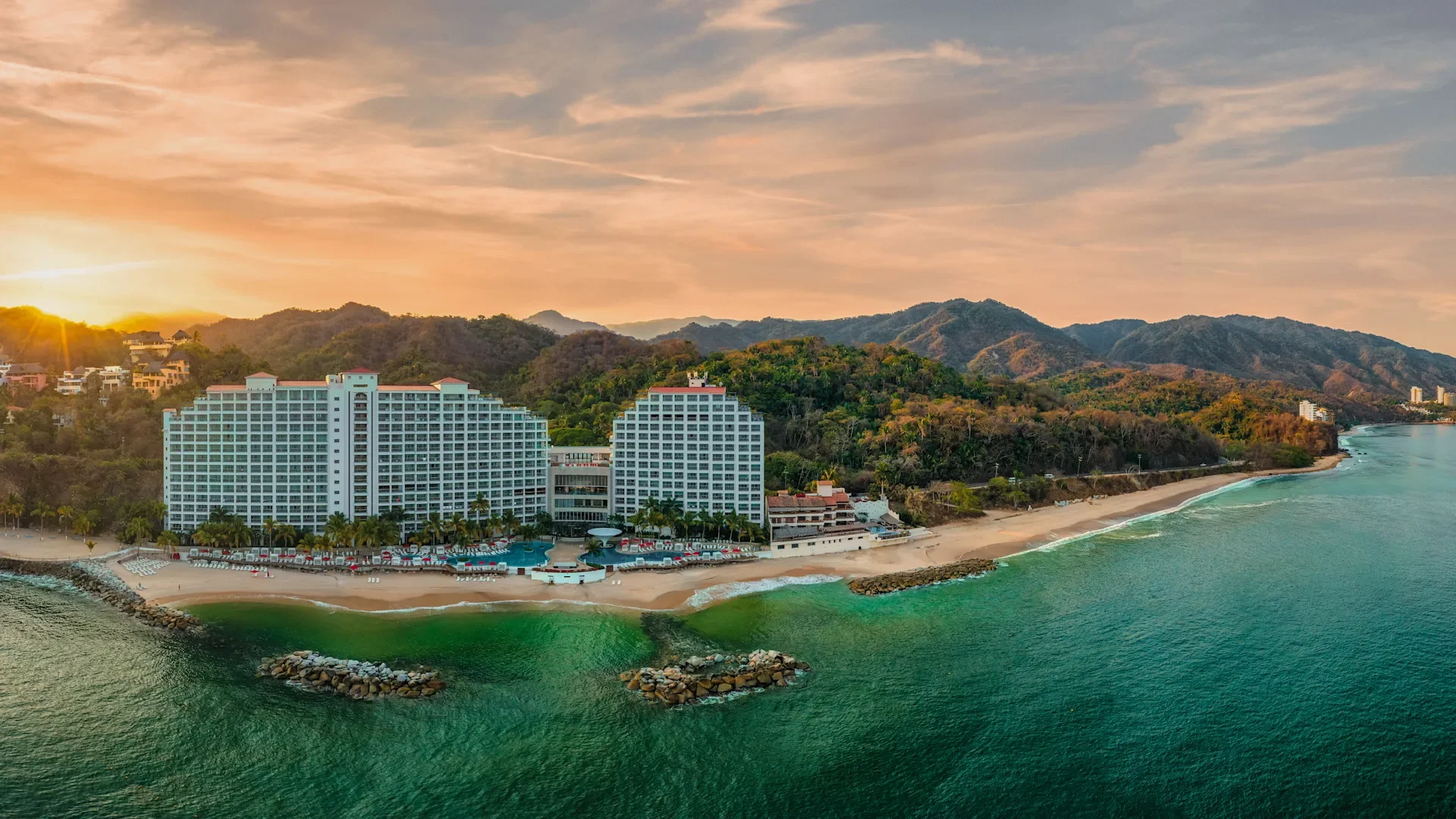1. Hilton Puerto Vallarta Resort – All Inclusive.webp