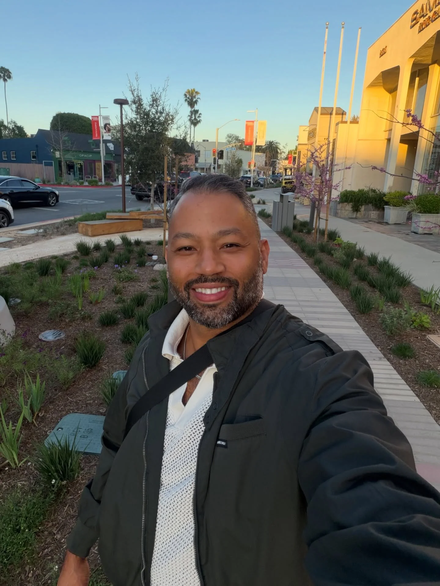 Somebody said WeHo isn&rsquo;t the same anymore&hellip; thought I&rsquo;d check in. 

Styled by @sesandthecity&rsquo;s illustrious closet 

#weho #gaymen #gaydaddies #lgbtq #gayblackmen