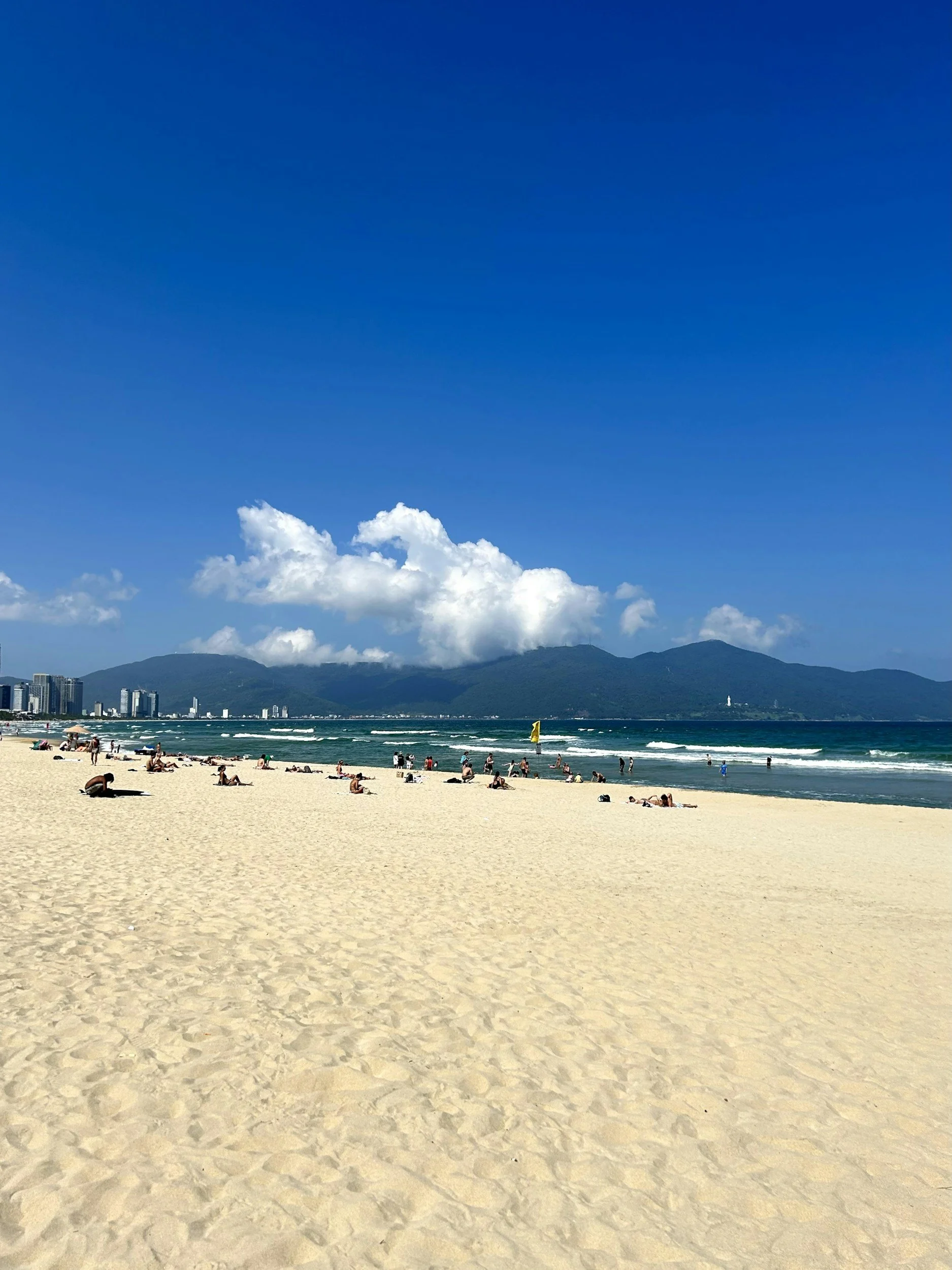 Gay Da Nang for Black Men: The Gay Scene, Cruising &amp; Sauna Guide