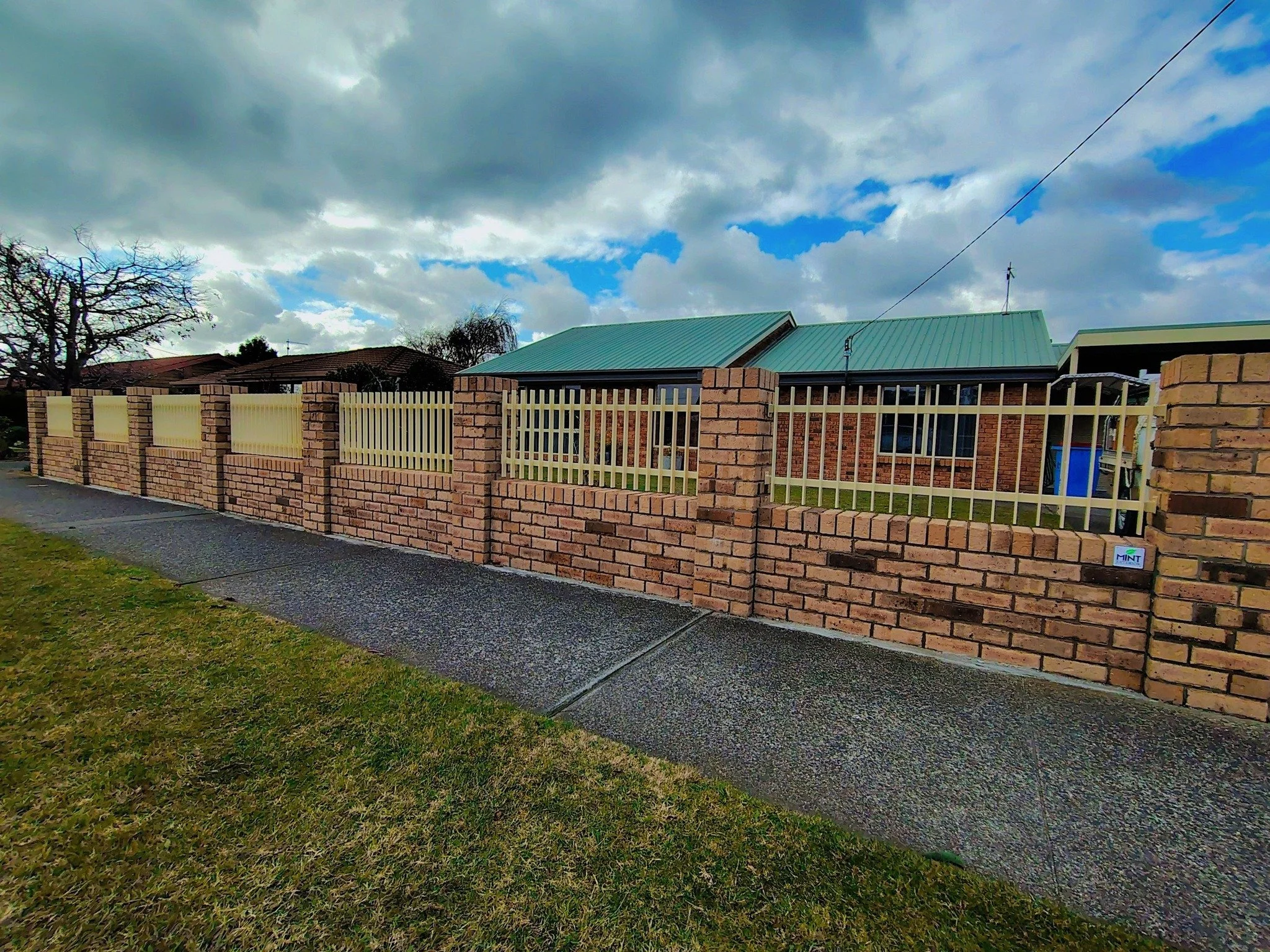 Fence 1.jpg