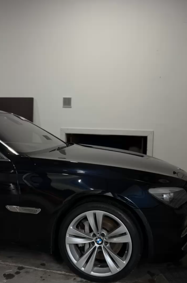 BMW 7 Series Streak Free Finish.JPG