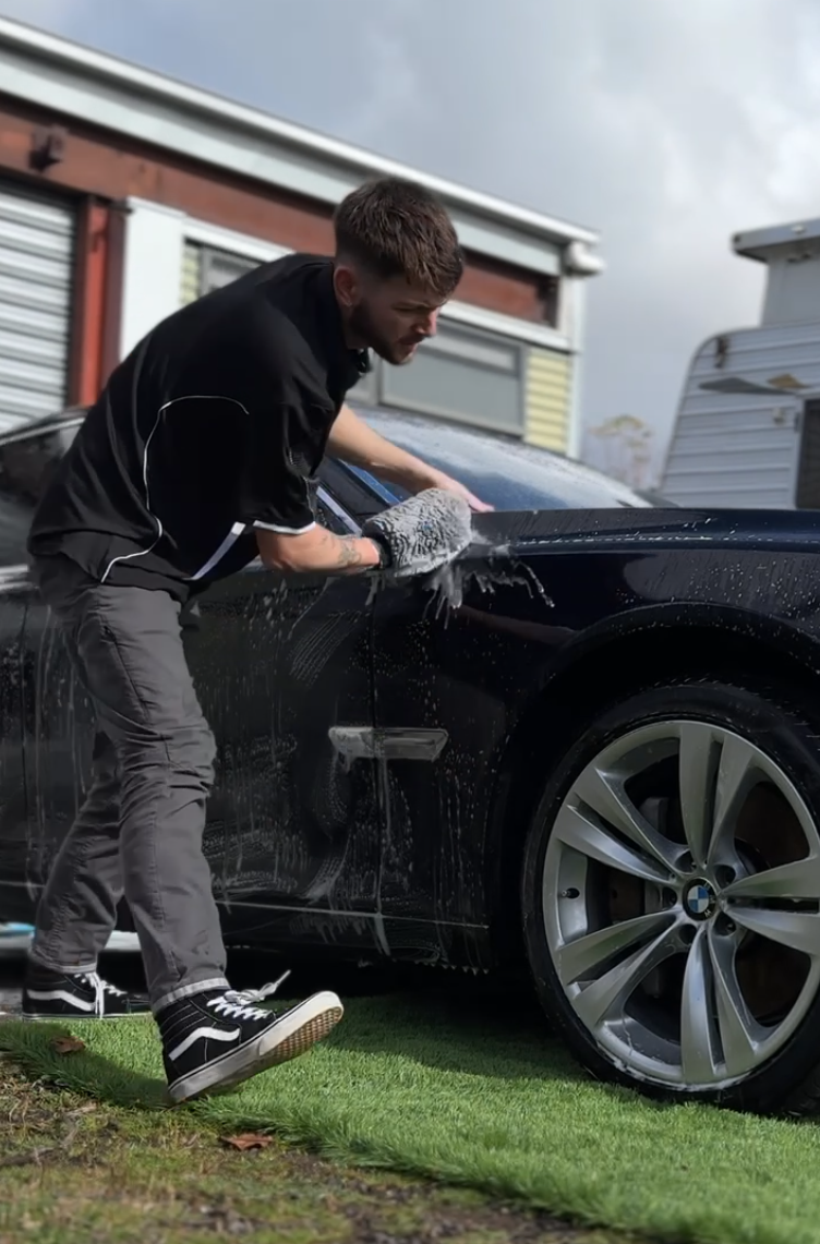 BMW 7 Series Soft Mitt Hand Wash.JPG