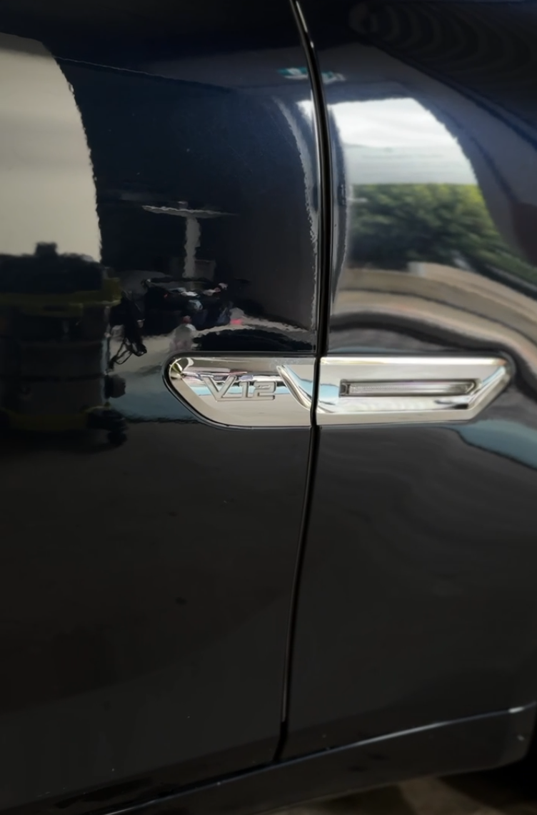 BMW 7 Series V12.JPG