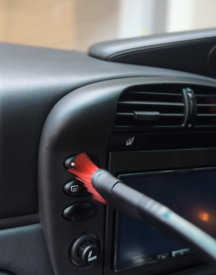 Porsche 911 Carrera 4S Interior Deep Clean.JPG