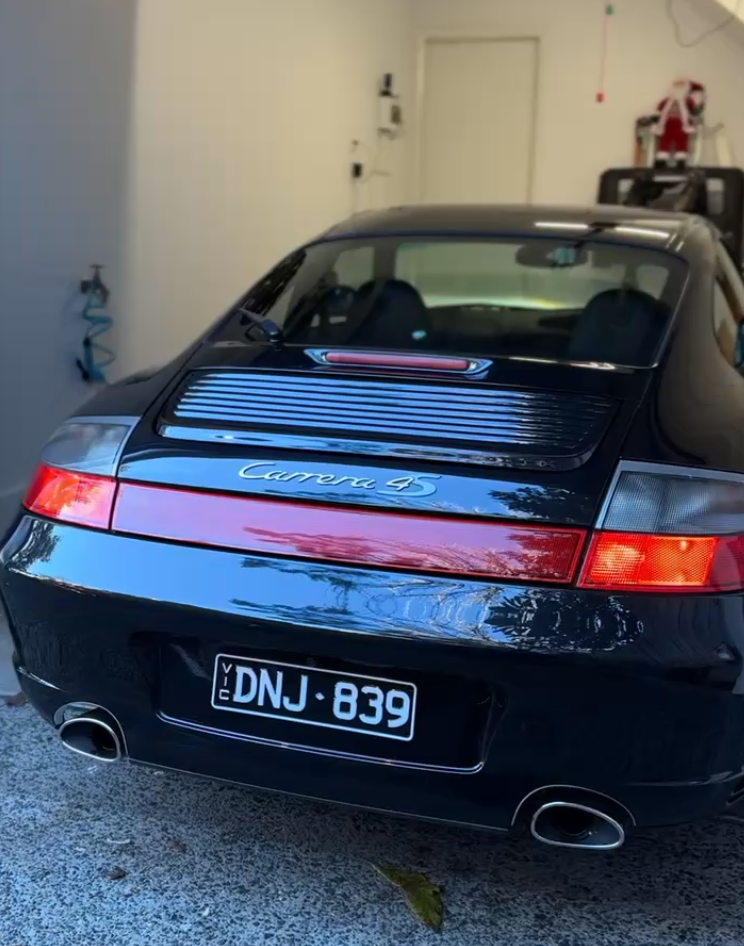 Porsche 911 Carrera 4S Mirror Finish.JPG