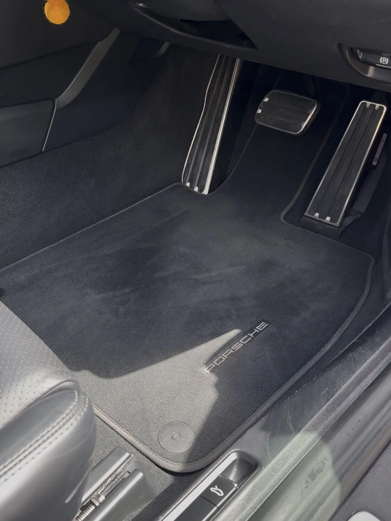 Interior Vaccum for Porsches in Melbourne.jpg