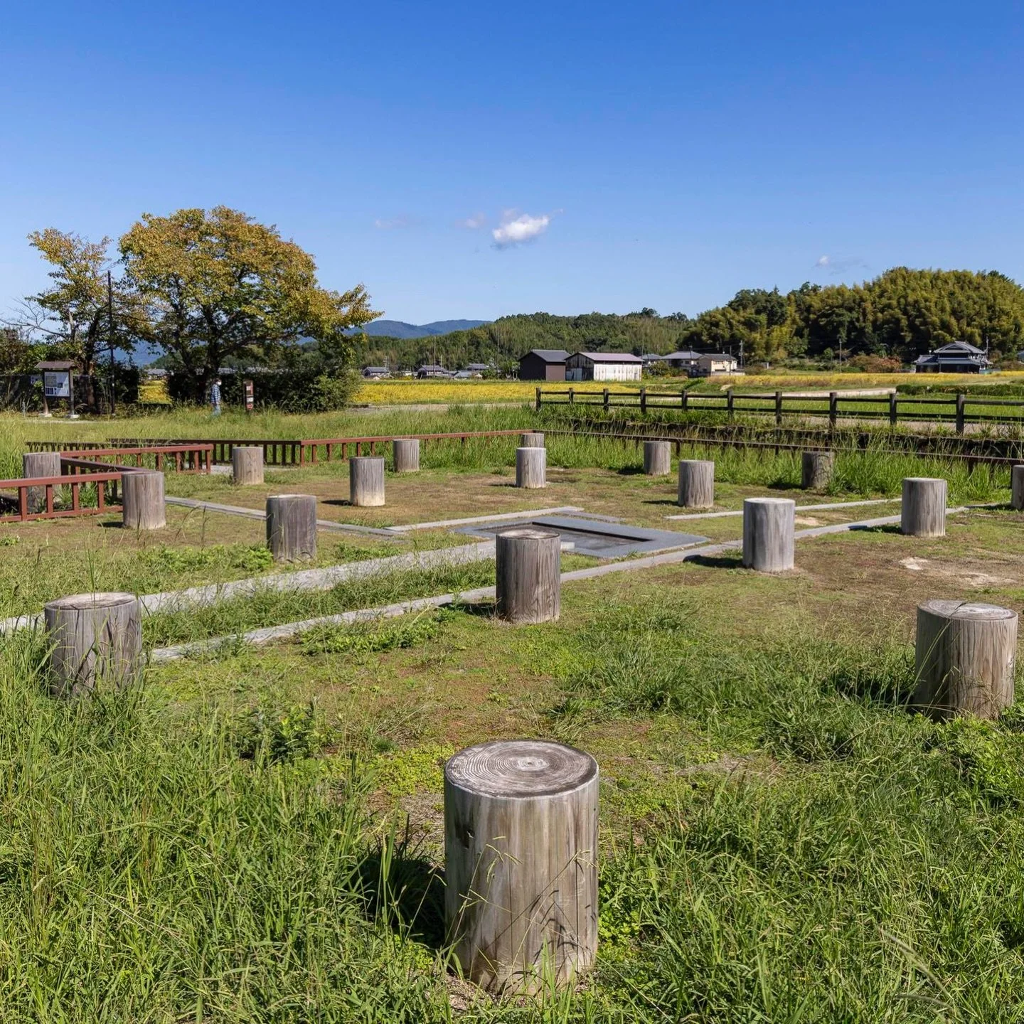 The Asuka Mizuochi Site is widely thought to mark the location of Japan&rsquo;s earliest &ldquo;water clock,&rdquo; dating to around 660 AD and mentioned in the Nihon Shoki. Excavations uncovered a square stone base along with traces of water-managem
