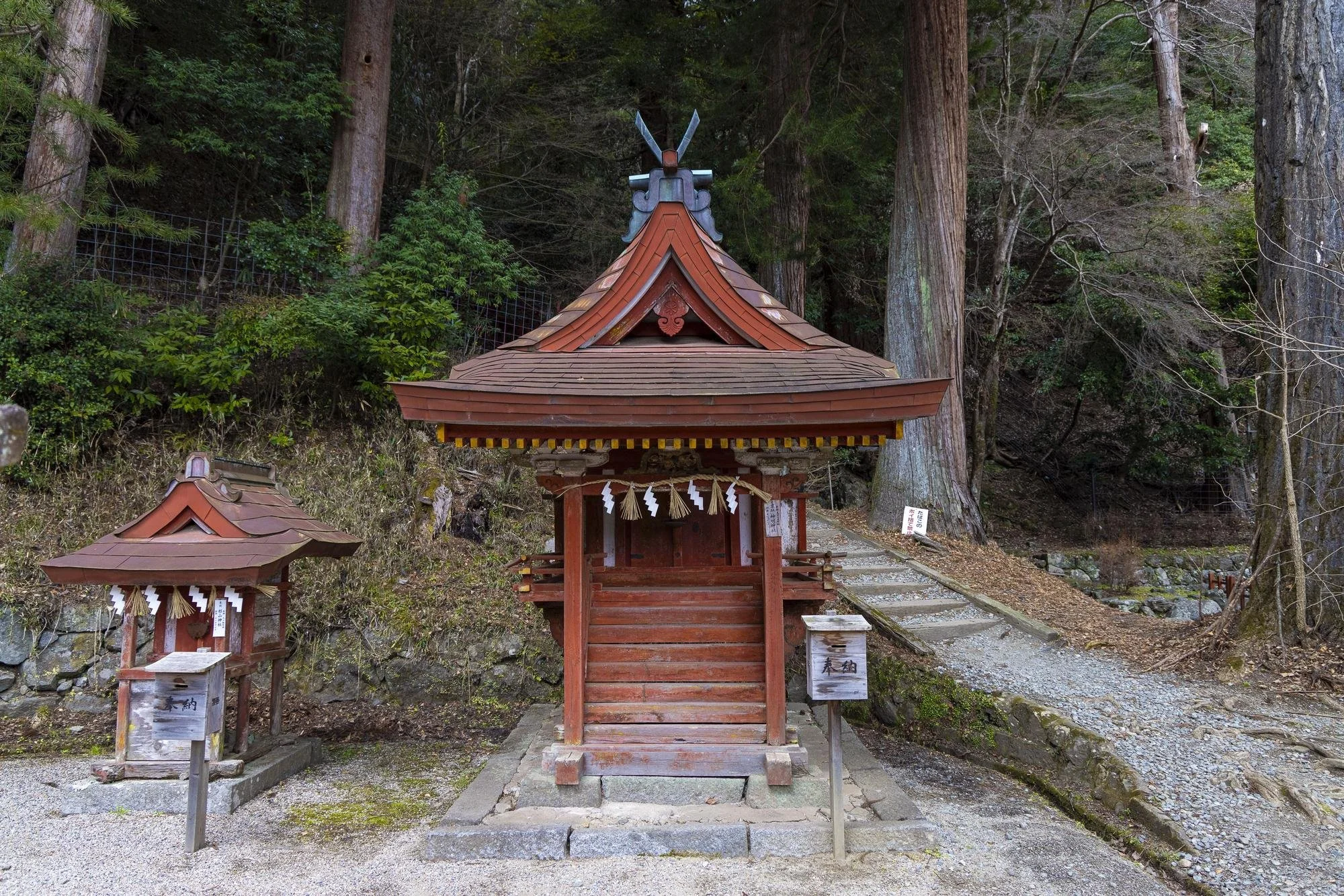 Tanzanjinja-Shrine_026.jpg
