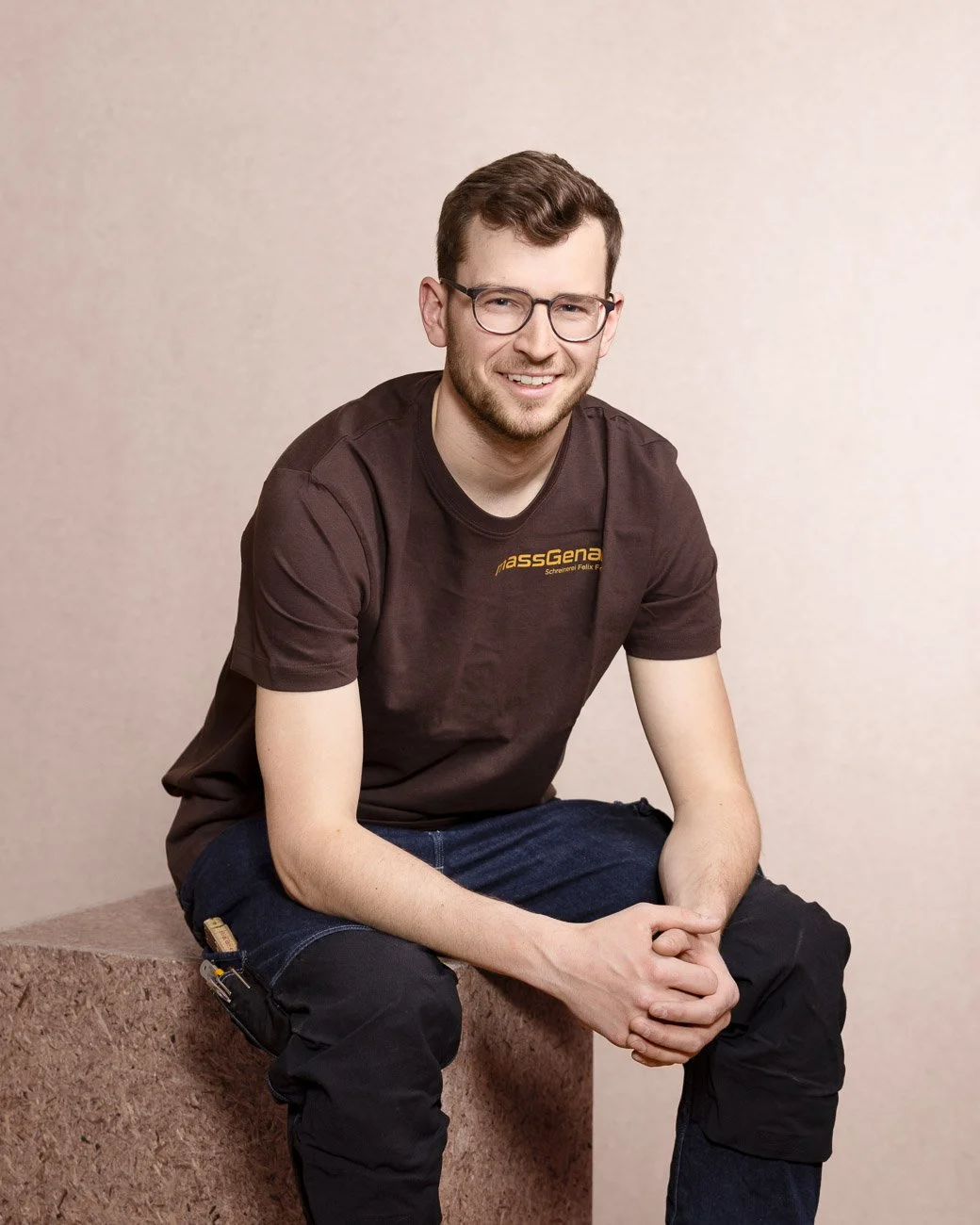 schreiner-sitzend.jpg