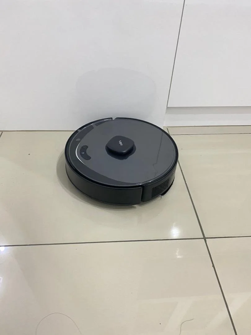 Robotic vacuum cleaner 1