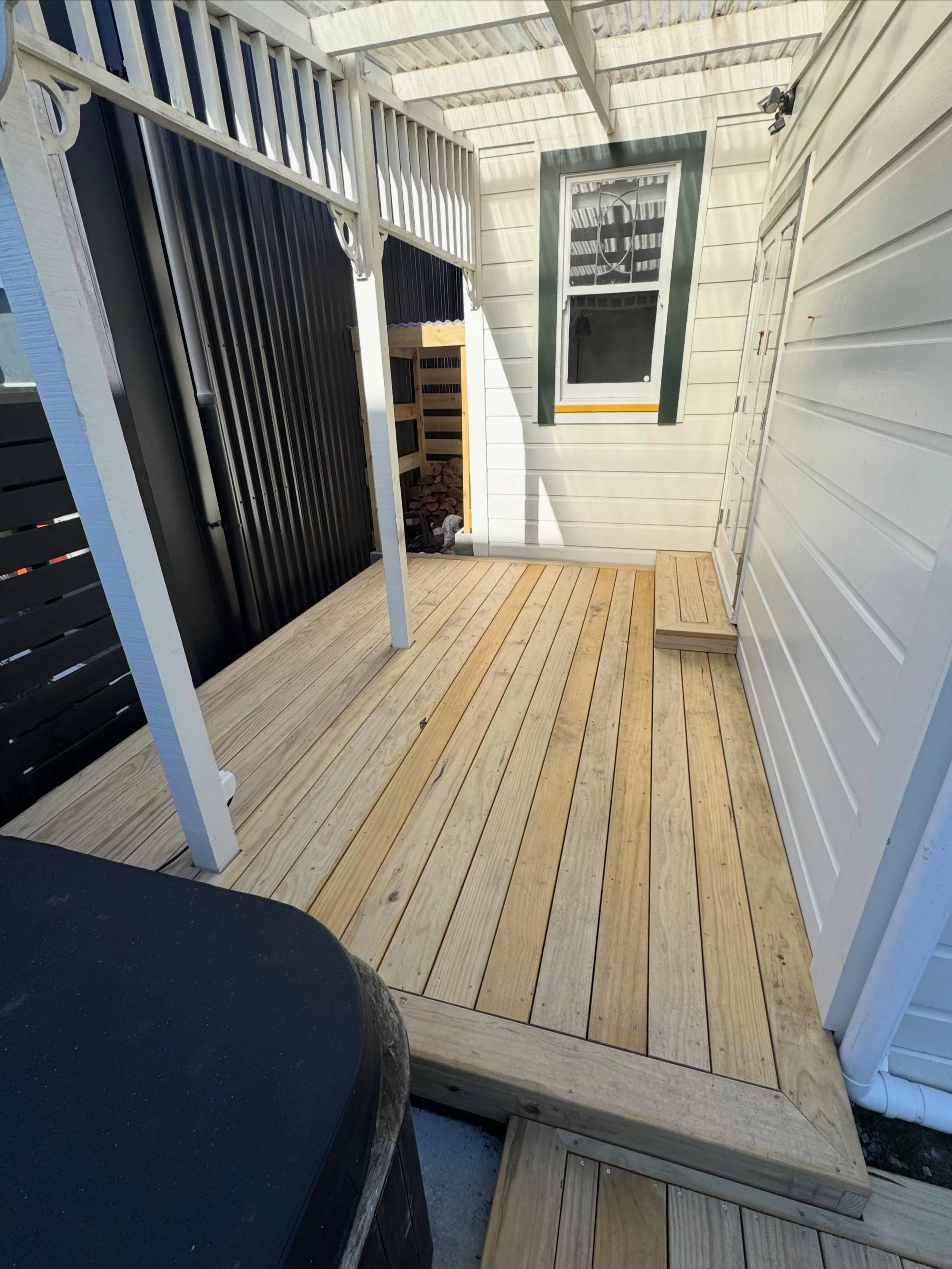 No more trekking through mud, rocks or grass to reach the spa or washing line. We laid this deck to keep things clean, safe and easy underfoot. Simple job, big upgrade. Just how we like it at LWS 😮&zwj;💨⚒️