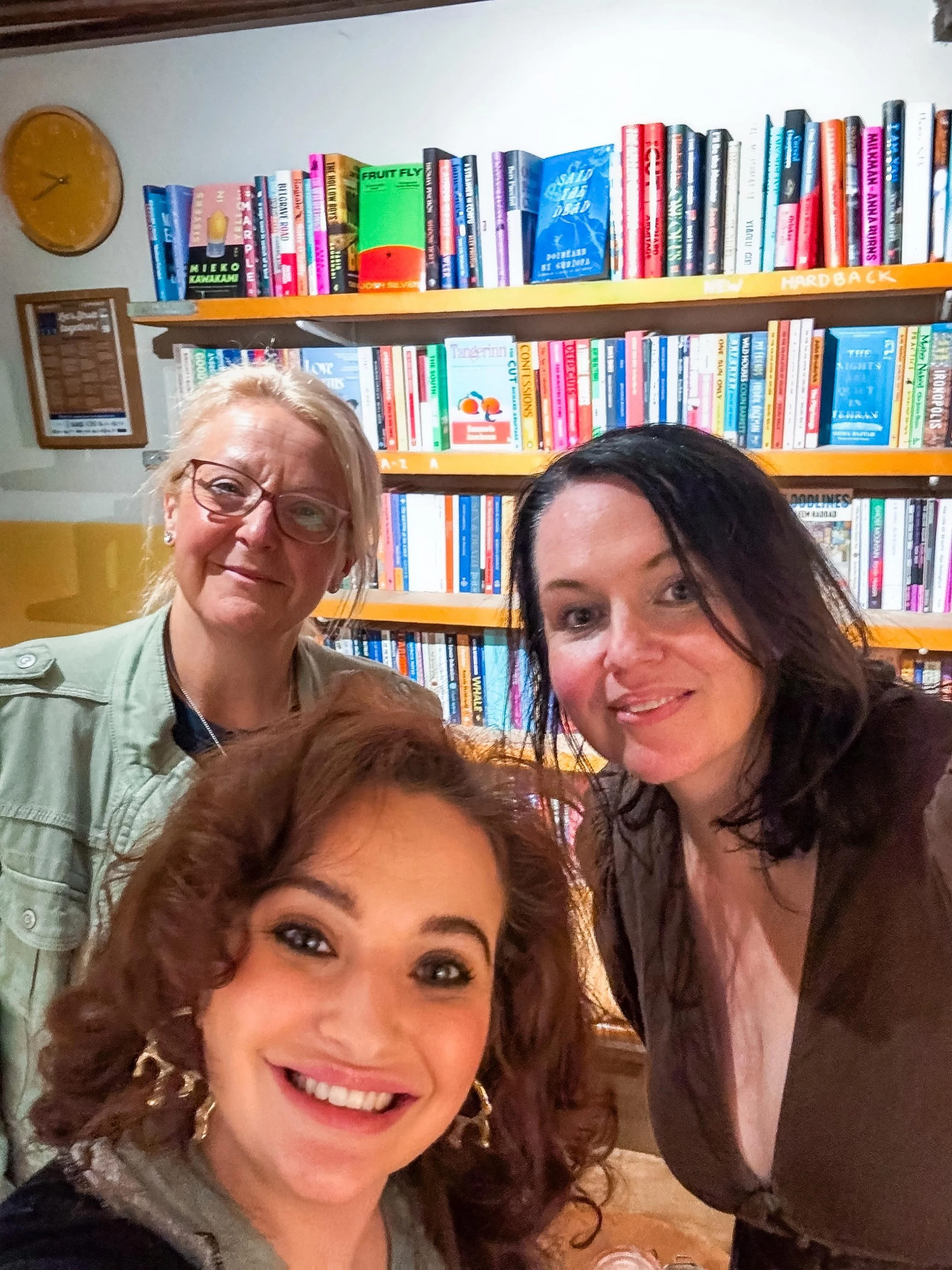 Time we introduced ourselves! 
Say hello to our directors, you may recognise our faces 😂✨ Steph from @dormousebelper , Ali from @thecabinbelper and Susie (me 👋) from @primsisters ✨
We&rsquo;re three women who are independent Belper business owners 