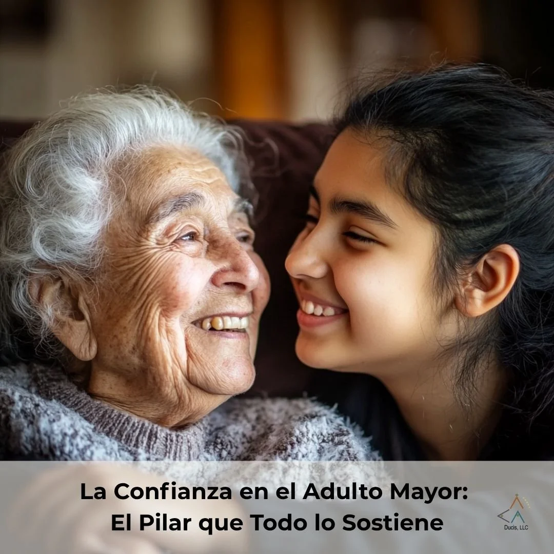 Adulto mayor sonriendo junto a familiar en un momento de cercanía y confianza, representando bienestar emocional y apoyo en la vejez.