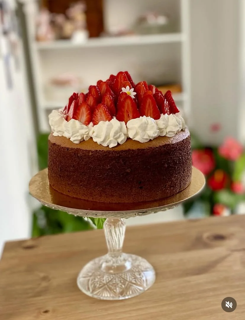 Cheesecake Giapponese con panna e fragola