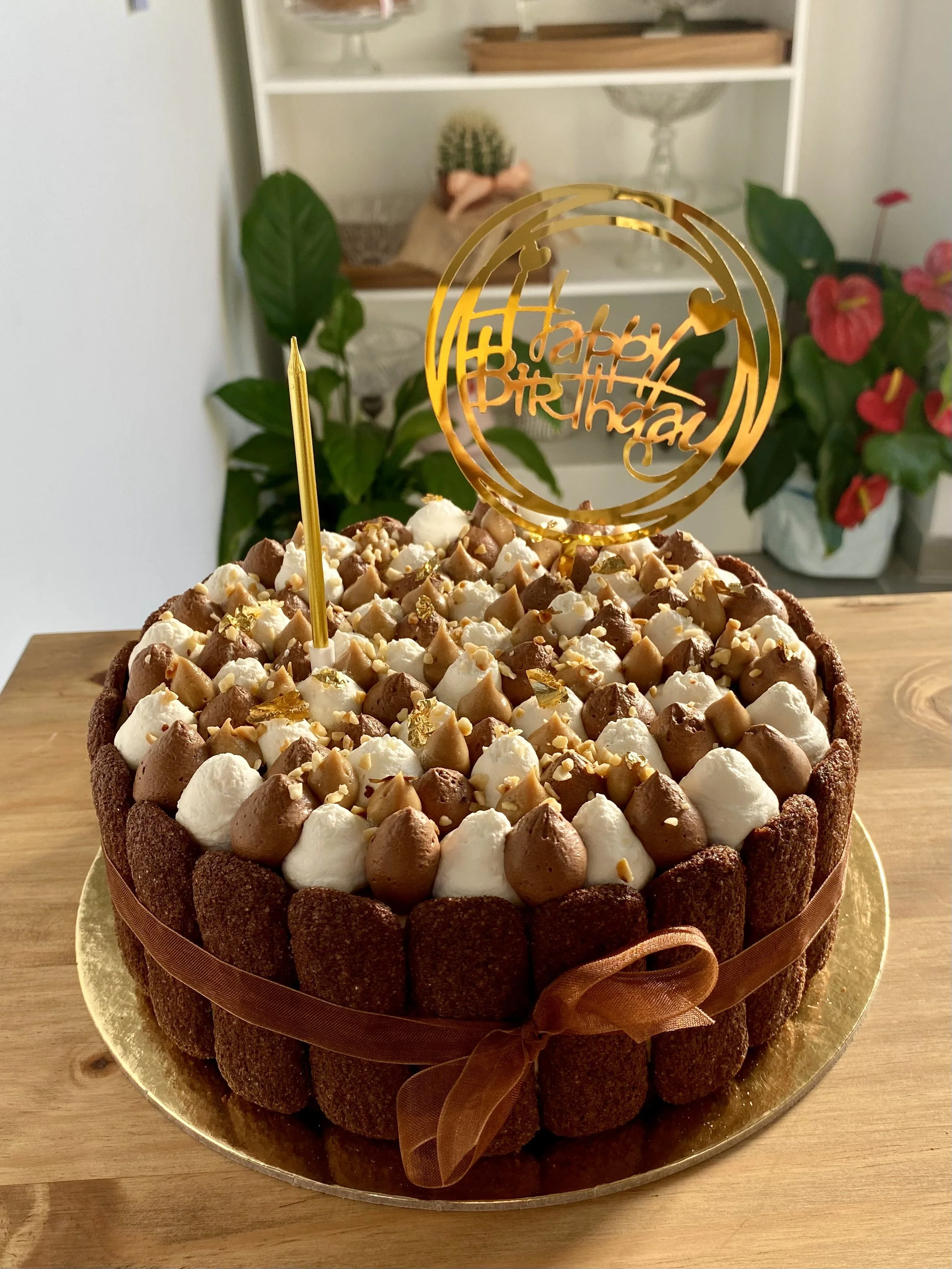 Torta artigianale soffice con mousse al cioccolato 