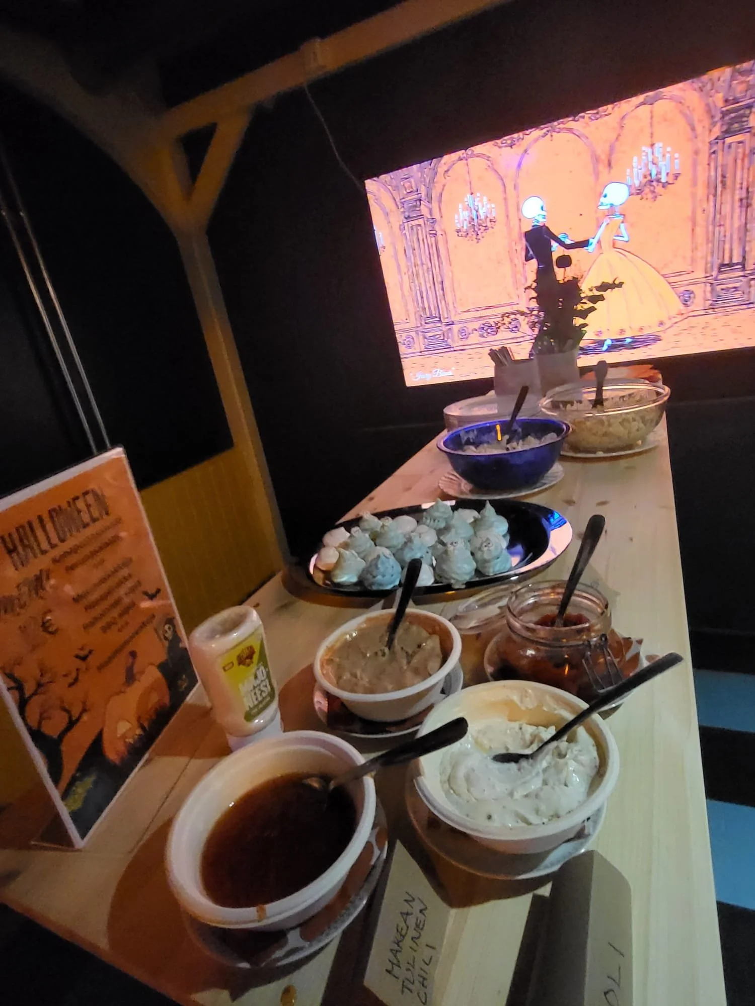 Halloween -buffetin herkkuja
