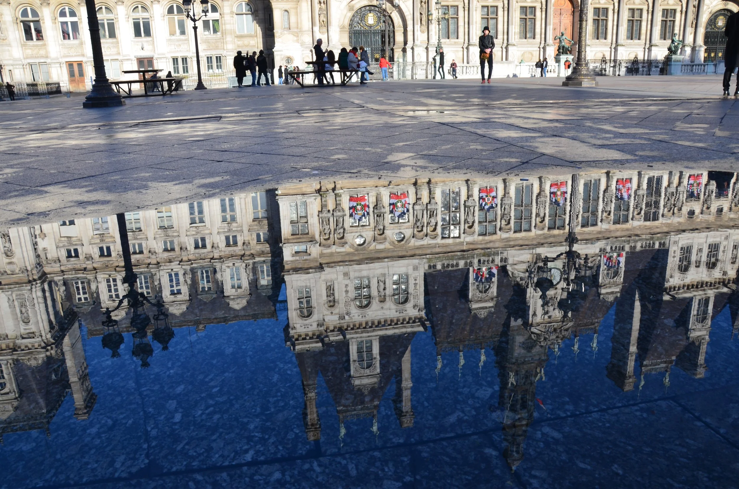 Esplanade de l'Hôtel de Ville, Paris, 8 mai 2019