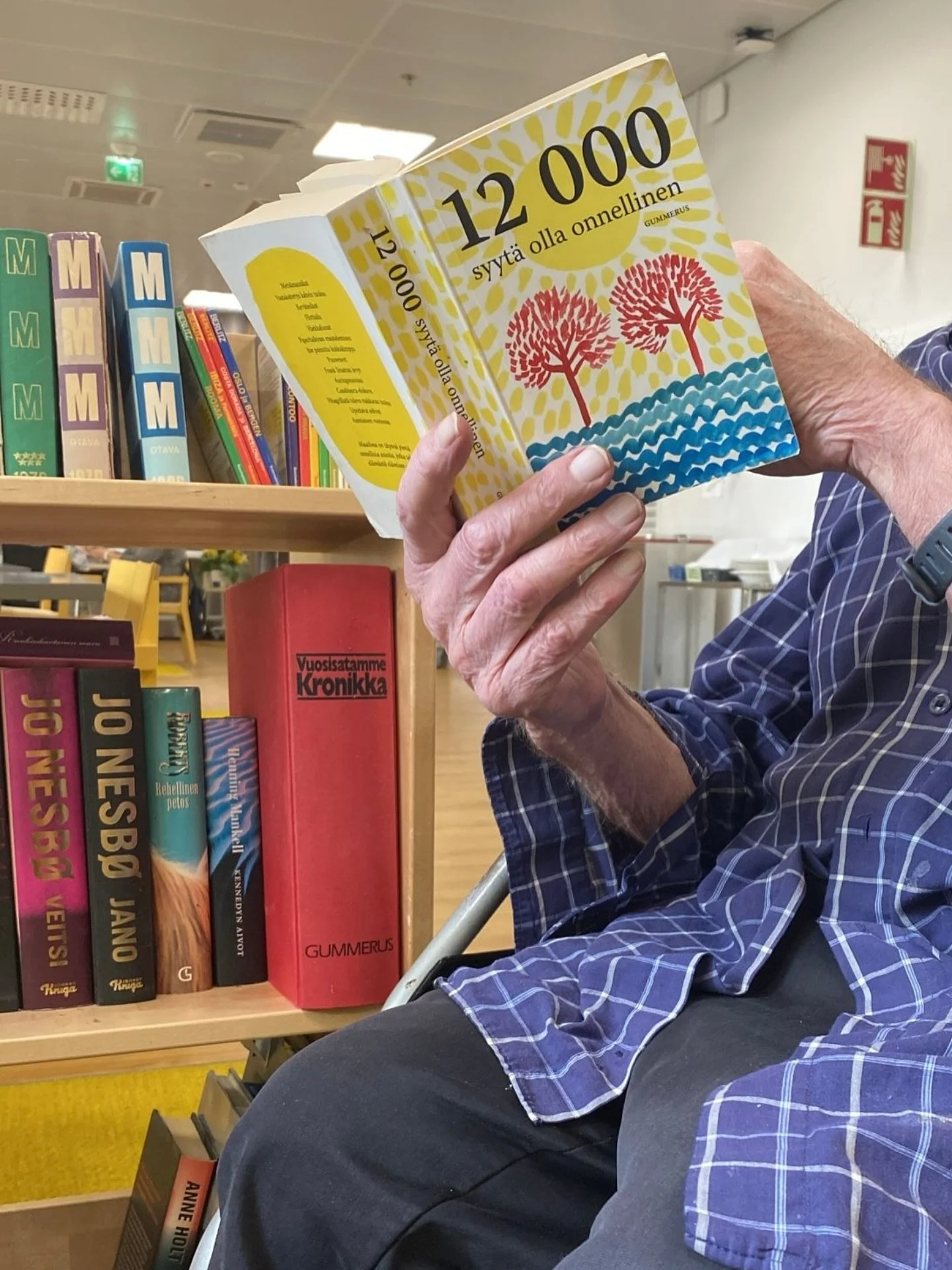 Onni syntyy pienist&auml; jutuista💛 P&auml;iv&auml;n lukuhetkeen valittiin ihana kirja📚🌷