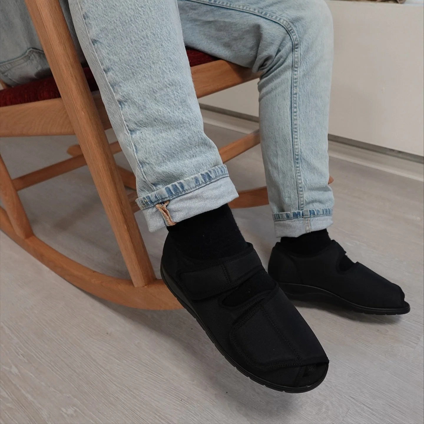 Pidet&auml;&auml;n is&auml;t pystyss&auml;!💙

Lahjaidea viel&auml; keksim&auml;tt&auml; is&auml;lle? T&auml;ss&auml; yksi idea vaikuttavaksi lahjaksi:
✨ Lahjakortti, joka auttaa is&auml;&auml; pysym&auml;&auml;n pystyss&auml;, kirjaimellisesti. 💪🏽