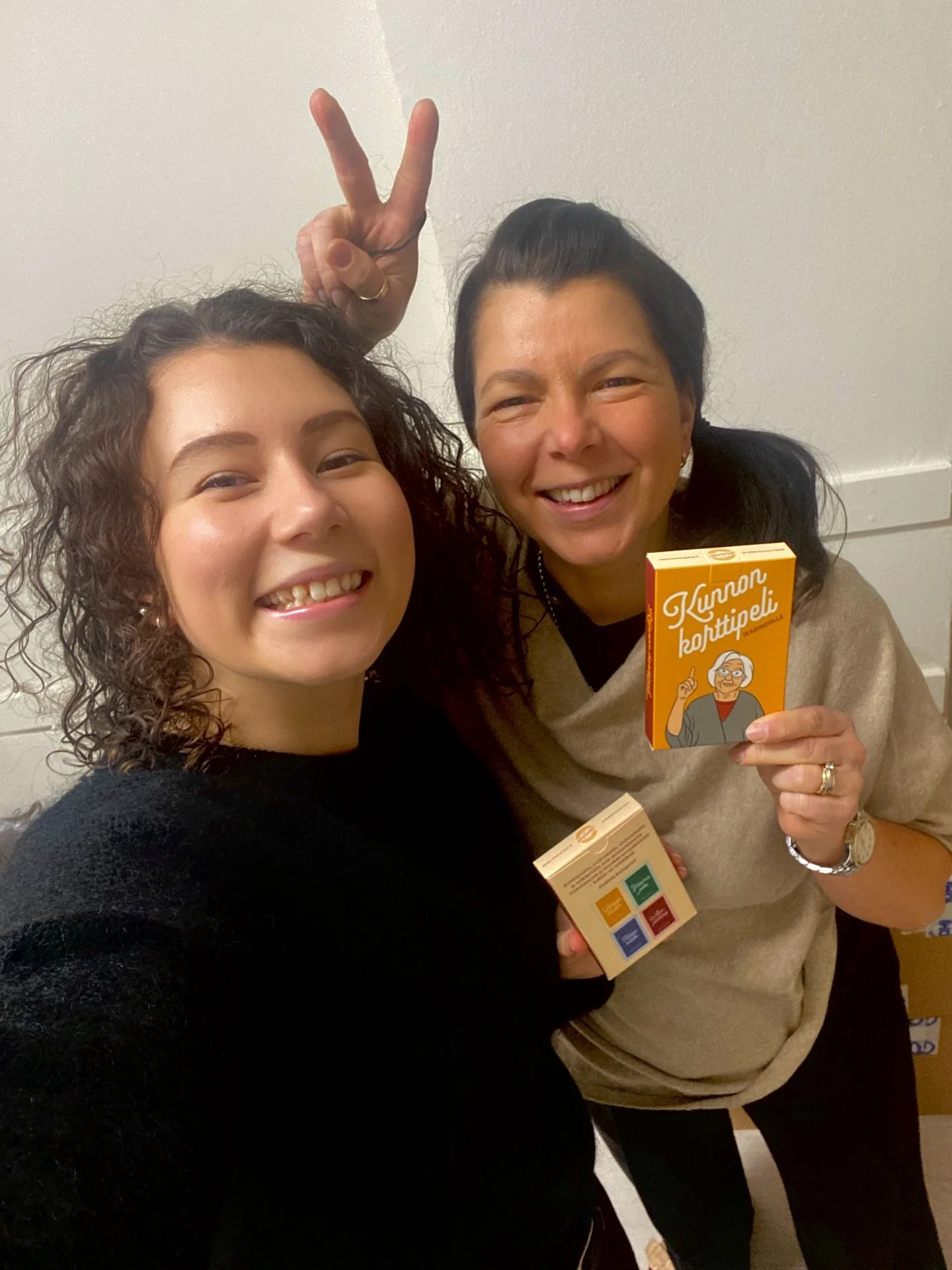 Aikamoinen vuosi takana!💛 

2025 oli Kunnon P&auml;ivien viides toimintavuosi, ja se piti sis&auml;ll&auml;&auml;n vanhaa tuttua sek&auml; hirmuisesti uutta!🙆🏽&zwj;♀️

Muutamia kohokohtia mainitaksemme:

1️⃣ Ensimm&auml;inen toimipiste, &rdquo;hoi