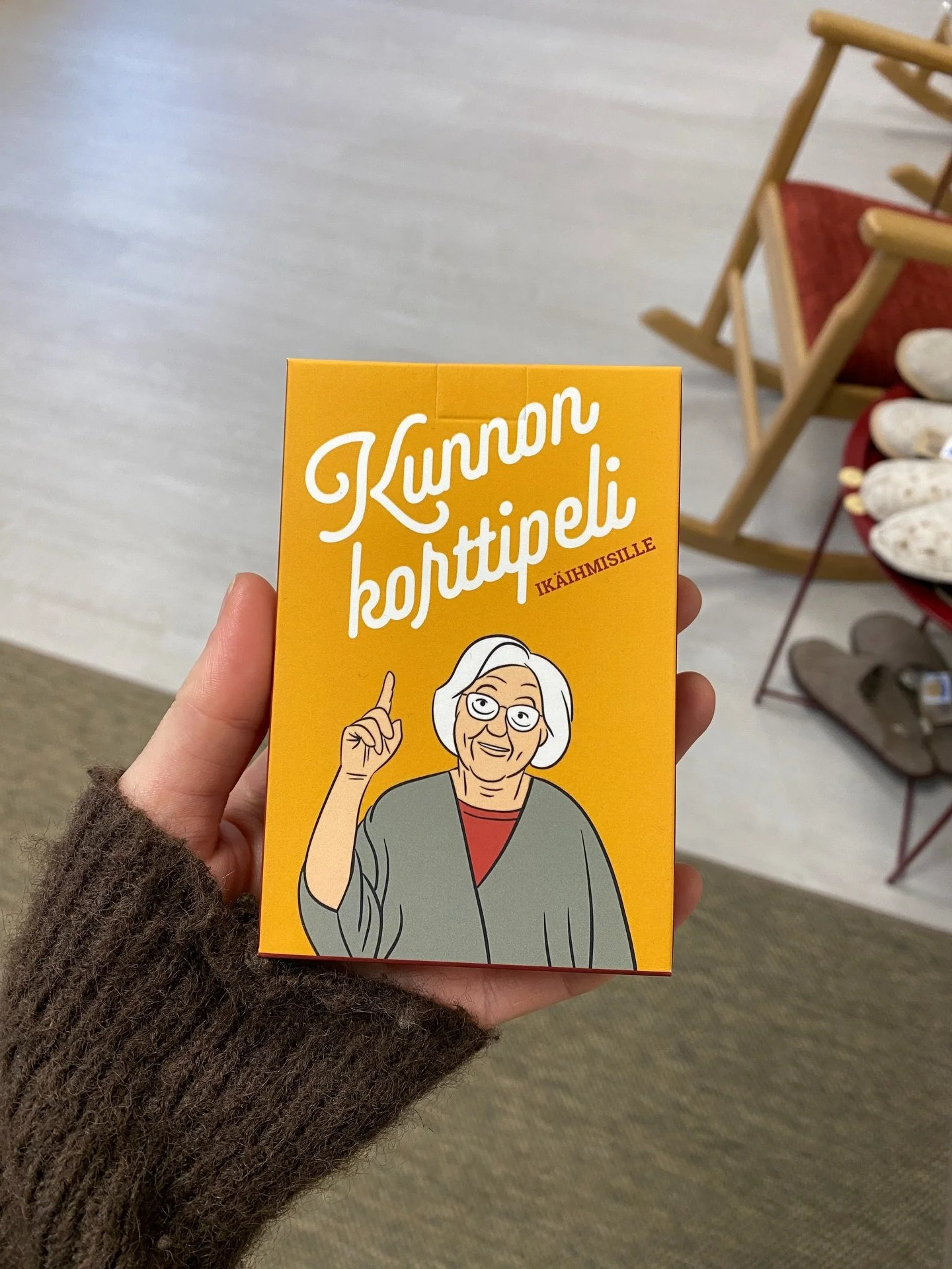 Ik&auml;ihmisten oma korttipeli on saanut niin innostuneen vastaanoton, ett&auml; hymy ja itkuhan t&auml;ss&auml; vuorottelevat! 🥹🥲

Ensimm&auml;inen painos Kunnon korttipelist&auml; ilmestyi joulukuussa, ja nyt pelist&auml; nauttivat jo sadat ihmi