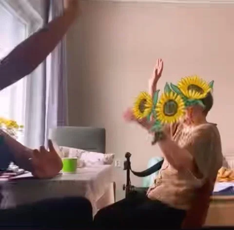 Tuolitanssi &amp; muita l&auml;hihoitaja Even ja asiakkaiden yhteisi&auml; kes&auml;isi&auml; hetki&auml; viikon ajalta 🤩💅🏽✨🌺💻♻️☕️