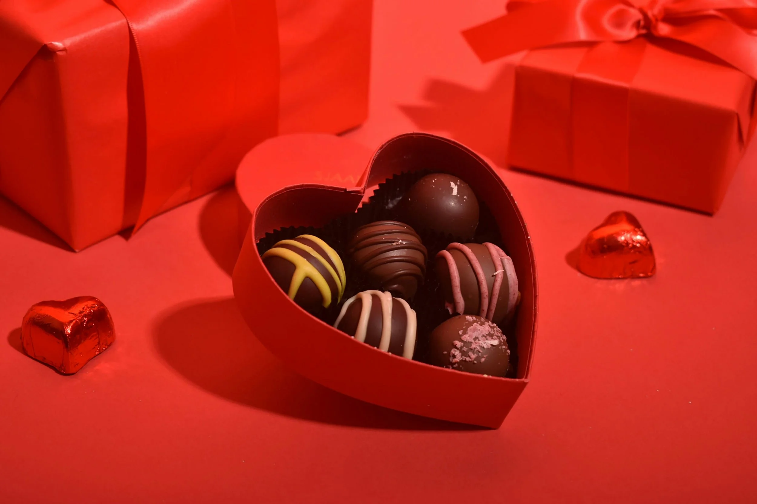 Heart-shaped chocolates illustrating Valentine’s Day traditions in America and classic romantic gift culture
