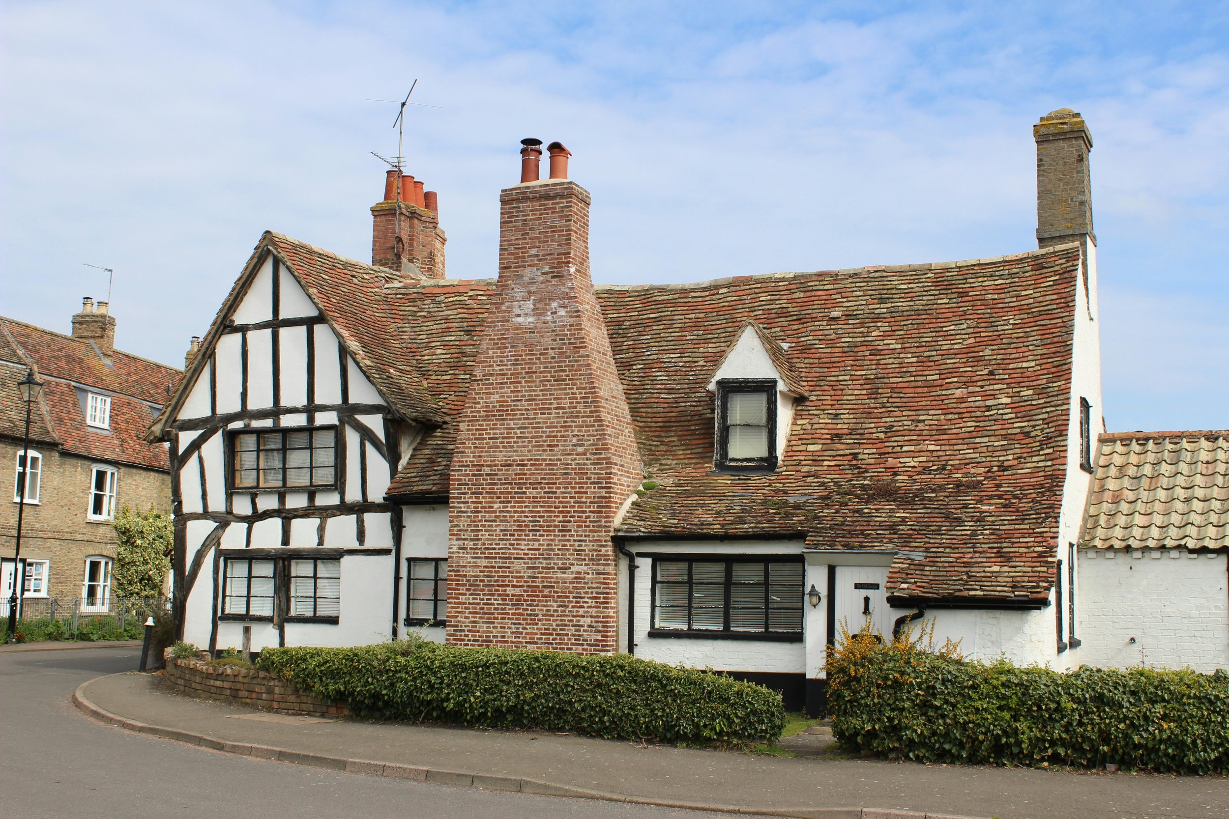 Traditional house exterior symbolising resilience and imperfection in Japanese life philosophy
