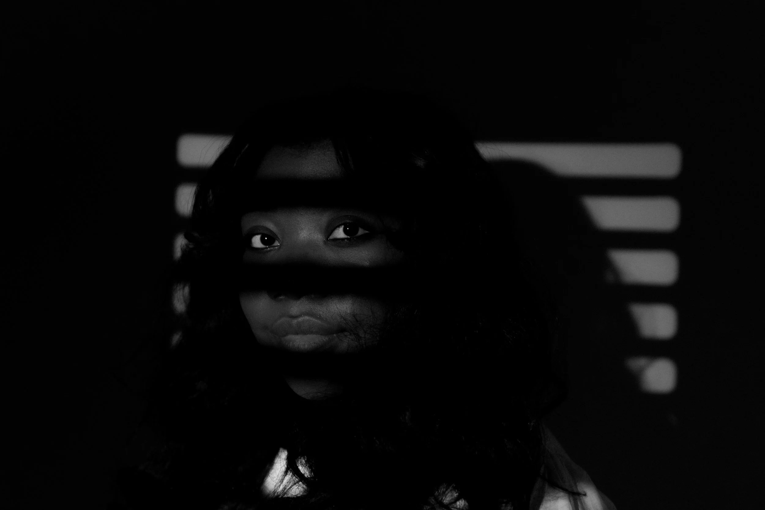 Emotional distress representing gaslighting and psychological red flags in dating