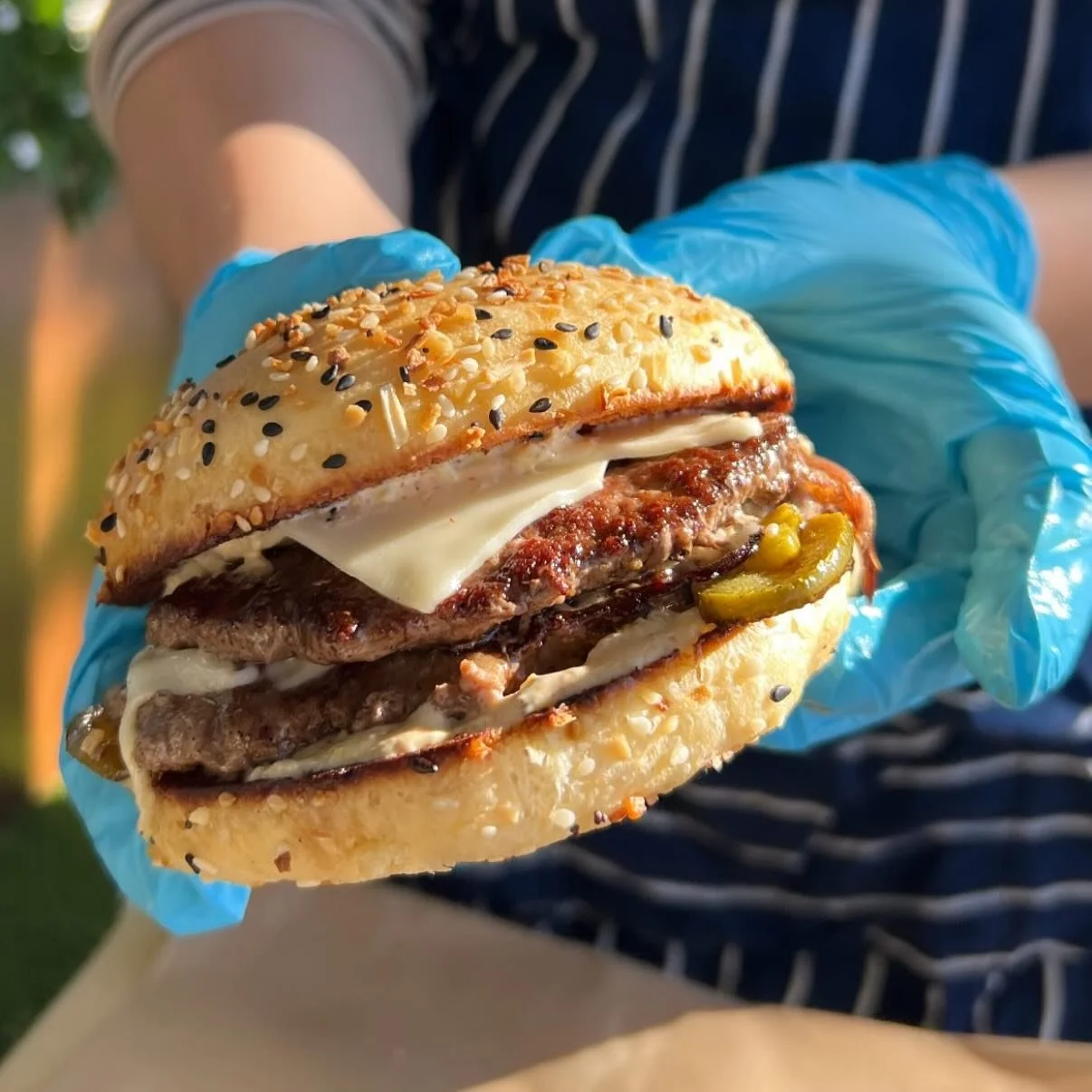 💥 SMASH BURGER POP-UP IS BACK 💥
The one you&rsquo;ve been asking about. Double patty Lazy 6 Cattle Co Wangus smash burger: beefy, cheesy, spicy (optional) &amp; loaded with crispy onions on a homemade bun. We&rsquo;re popping up @vanillabean_market