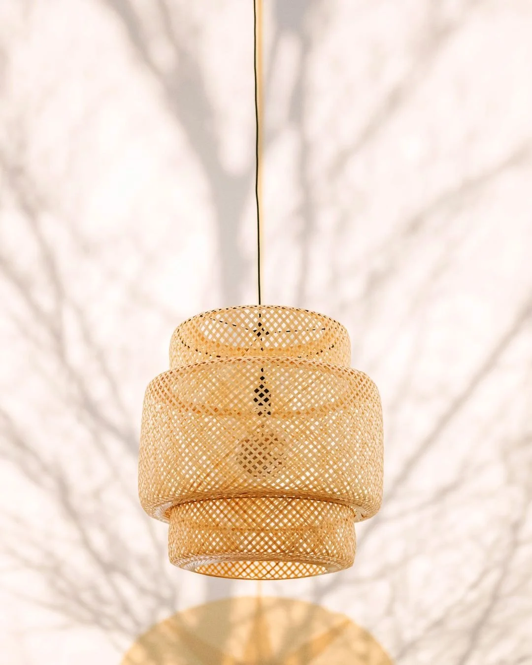 Pendants in the canopy make a big impact. Keep them uniform or mix styles across different spaces.

📸@jessehiscophoto

#sailclothmarquee #marqueehire #marqueewedding #marqueestyling