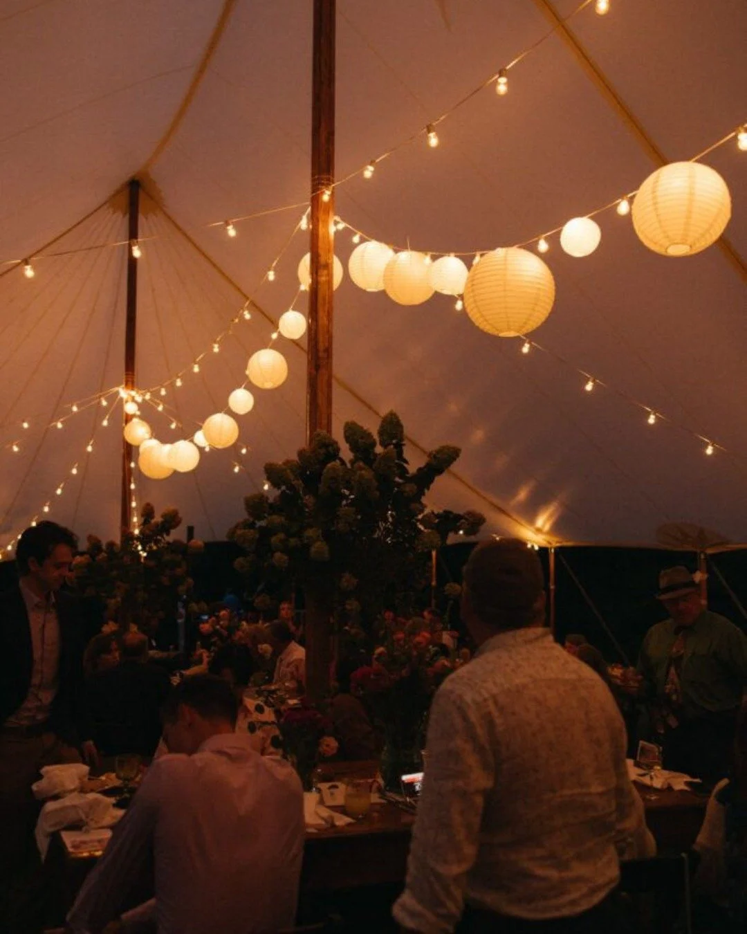 Lantern inspo.

A simple way to bring warmth and a ceiling effect to marquees and outdoor spaces. Soft light, round forms and an aesthetically pleasing feel.

📸@jessehiscophoto slides 3, 4 &amp; 5

#eventlighting #weddinglighting #eventstyling #ligh
