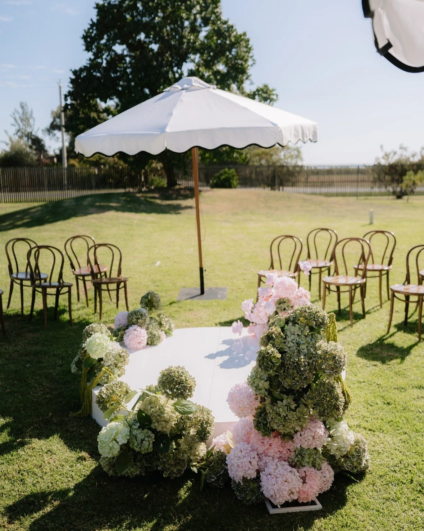 Cue Rihanna. Under my umbrella, ella, ella, ehhh. 

Did you just sing it? 😂🎤

Our hampton umbrella with a white canopy and wavy black trim. We have 5x ready to style your wedding or event with.

Photographer: @ellenmay.photography 
Venue / Seating: