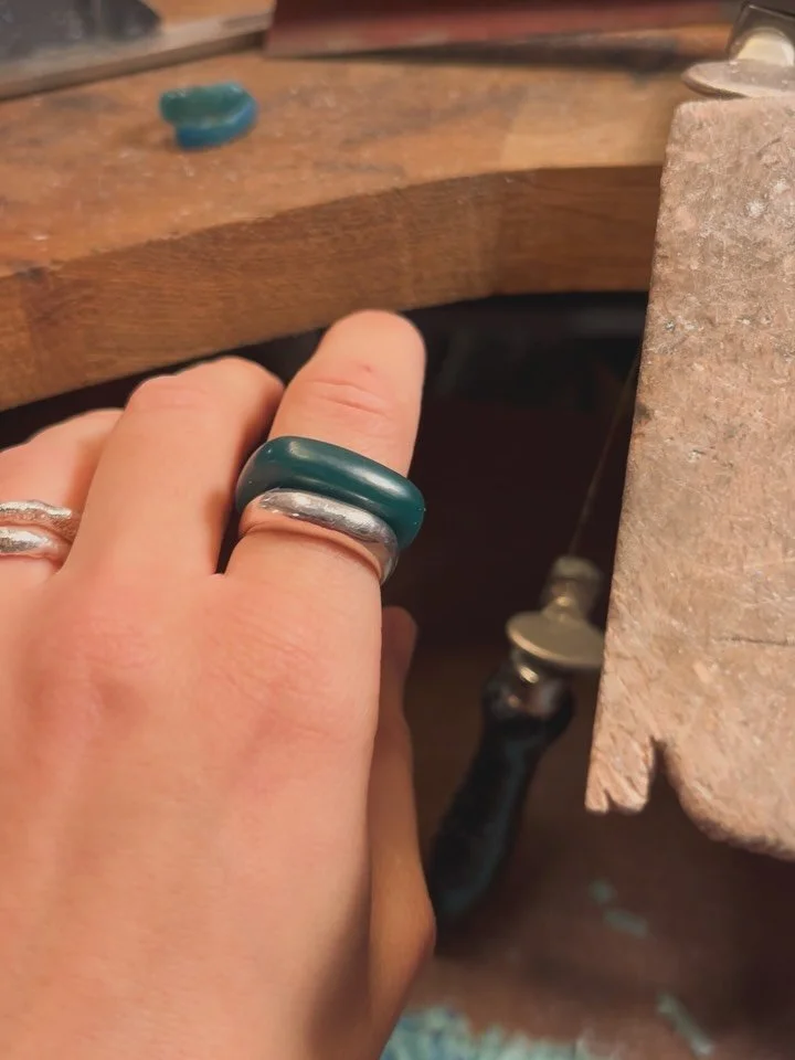 A custom Dune ring, shaped slowly by hand.
Inspired by the quiet movement of the sand, made to hold a story only you know.
One of a kind, always.
Custom pieces open ✨
#kaltjewellery #customring #madeincopenhagen